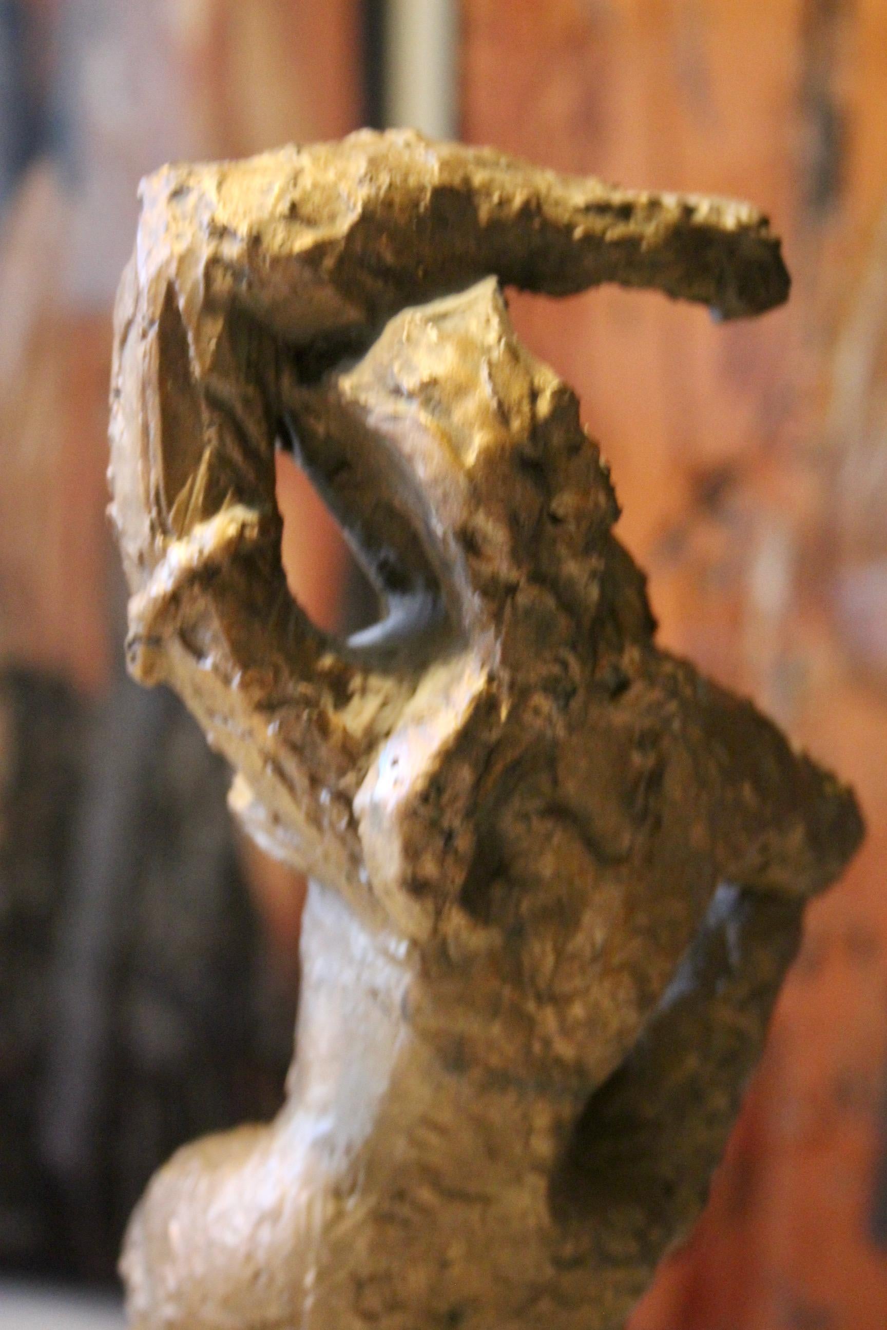 Bronzeskulptur einer Frau mit Monogramm und Inschrift auf dem Sockel 06 im Angebot 8