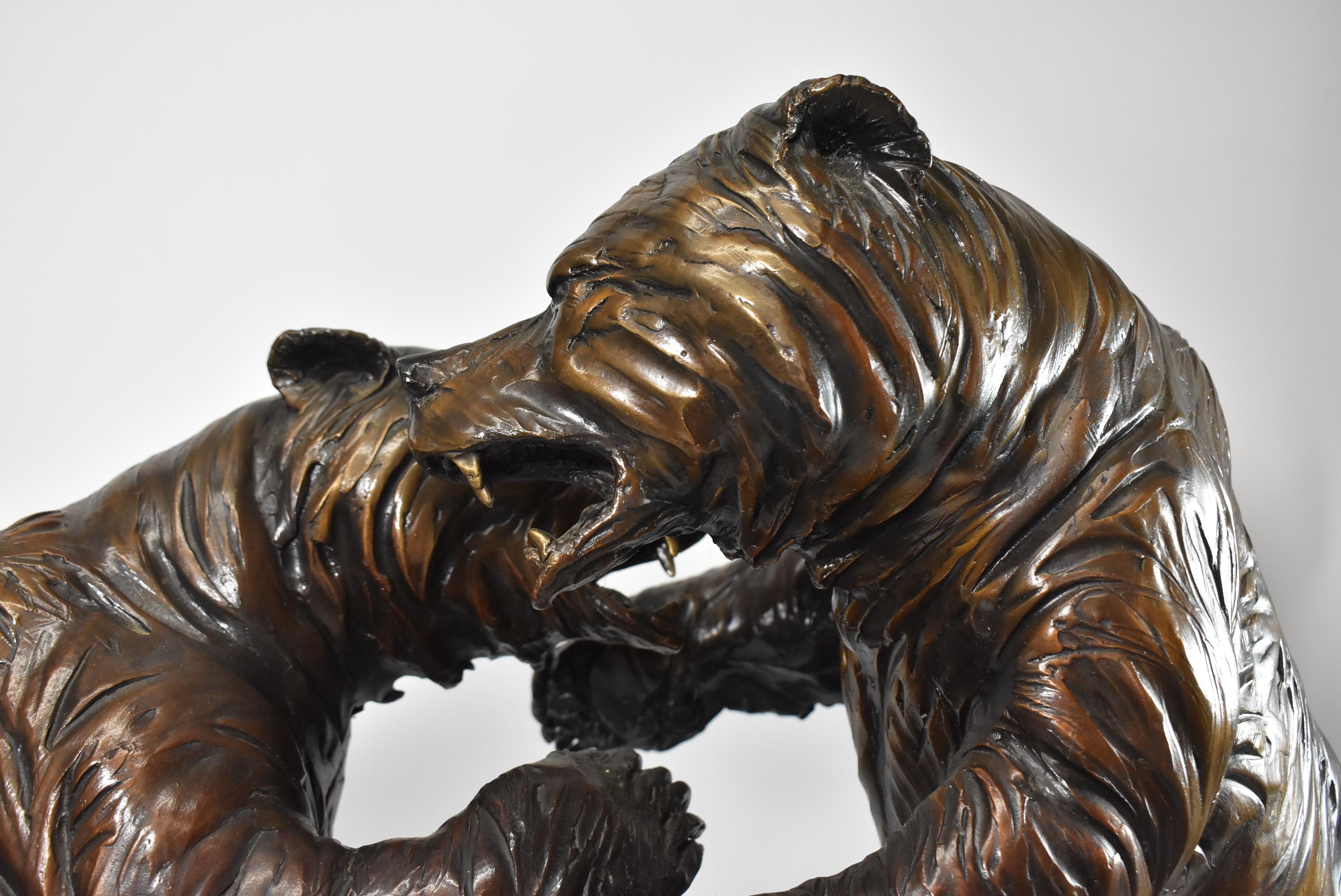 Moderne Cabela's Replica Bears Bronze Sculpture 