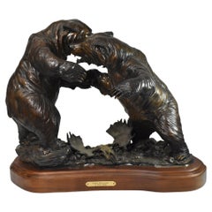 Cabela's Replica-Bär-Bronze-Skulptur „Fierce Encounter“ von Michael Hamby