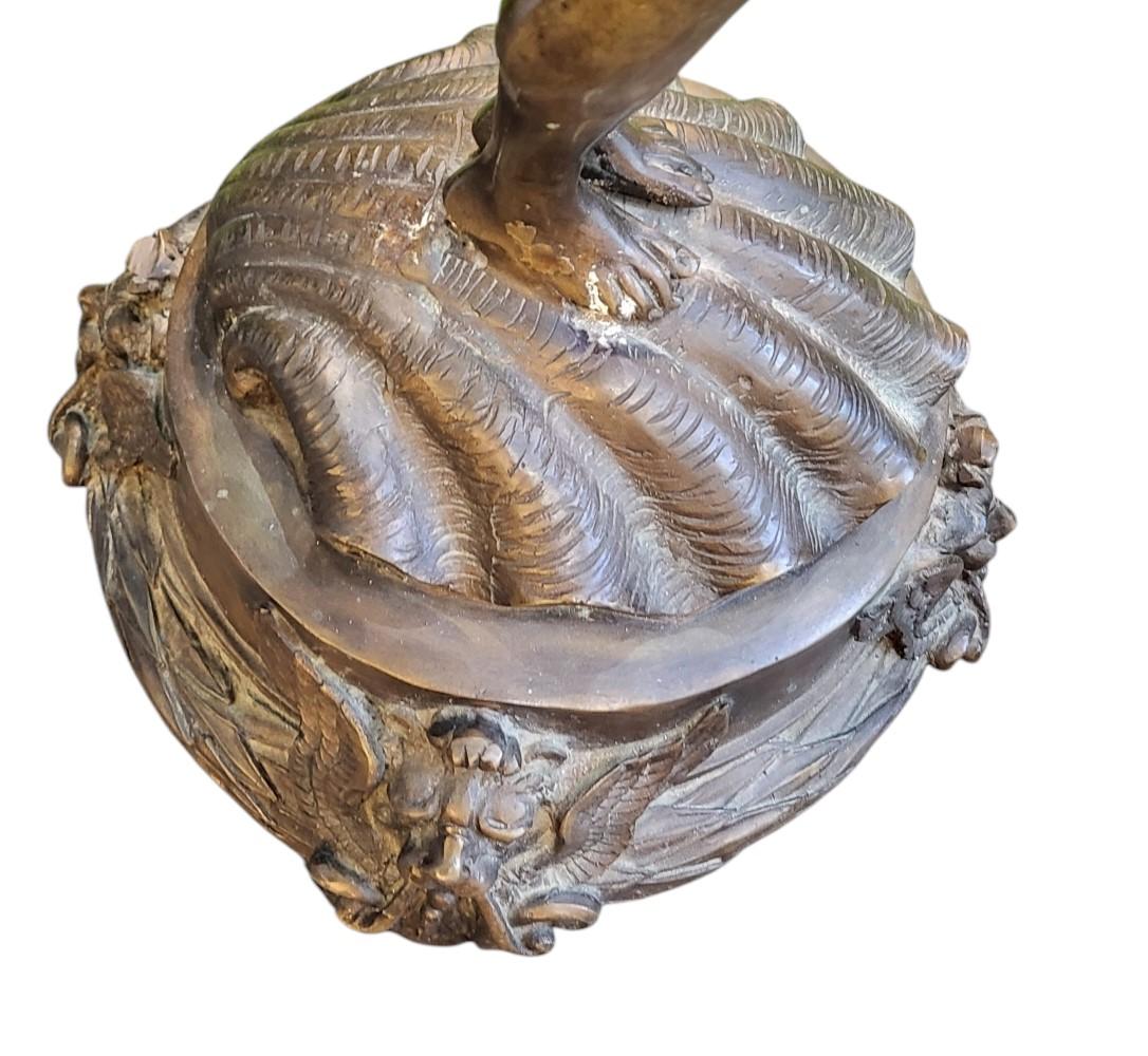 Bronze Figurale Angel-Vogel-Badung aus Bronze (Unbekannt) im Angebot