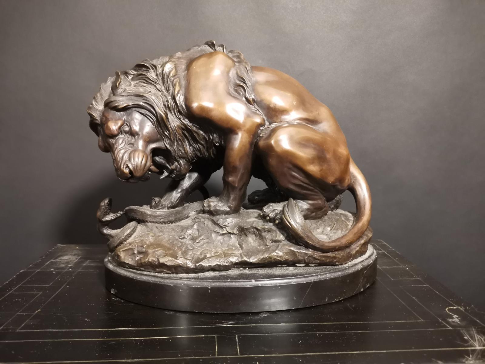 Bronze Figural Group of a Lion Fighting a Snake, 19th Century 3