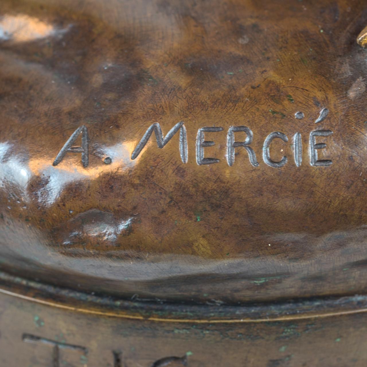 Sculpture figurative en bronze de Gloria Victis par Antonin Merci 4