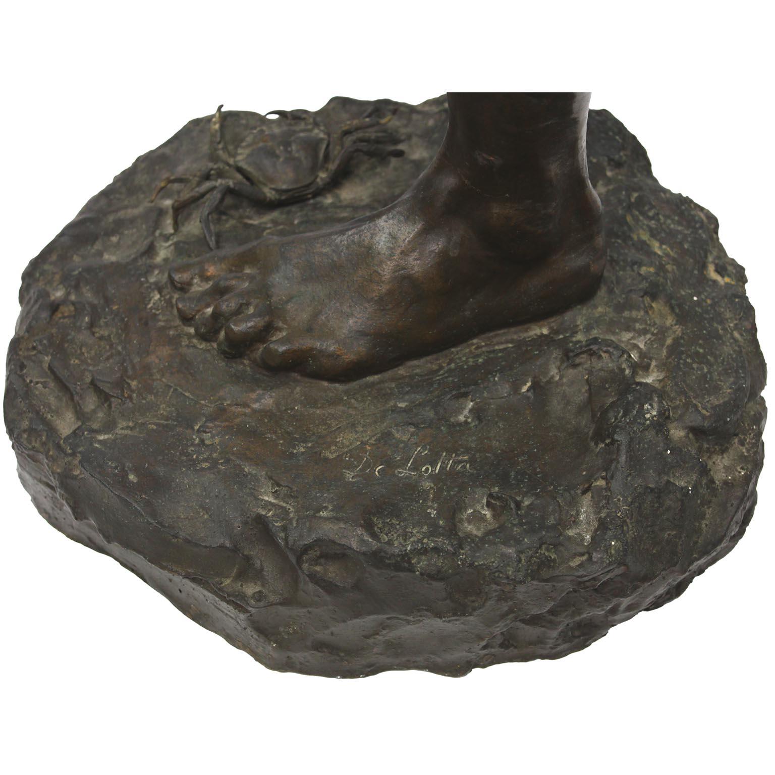Figure en bronze d'un garçon perché sur un crabe intitulée « Il Granchio » par Annibale De Lotto en vente 12