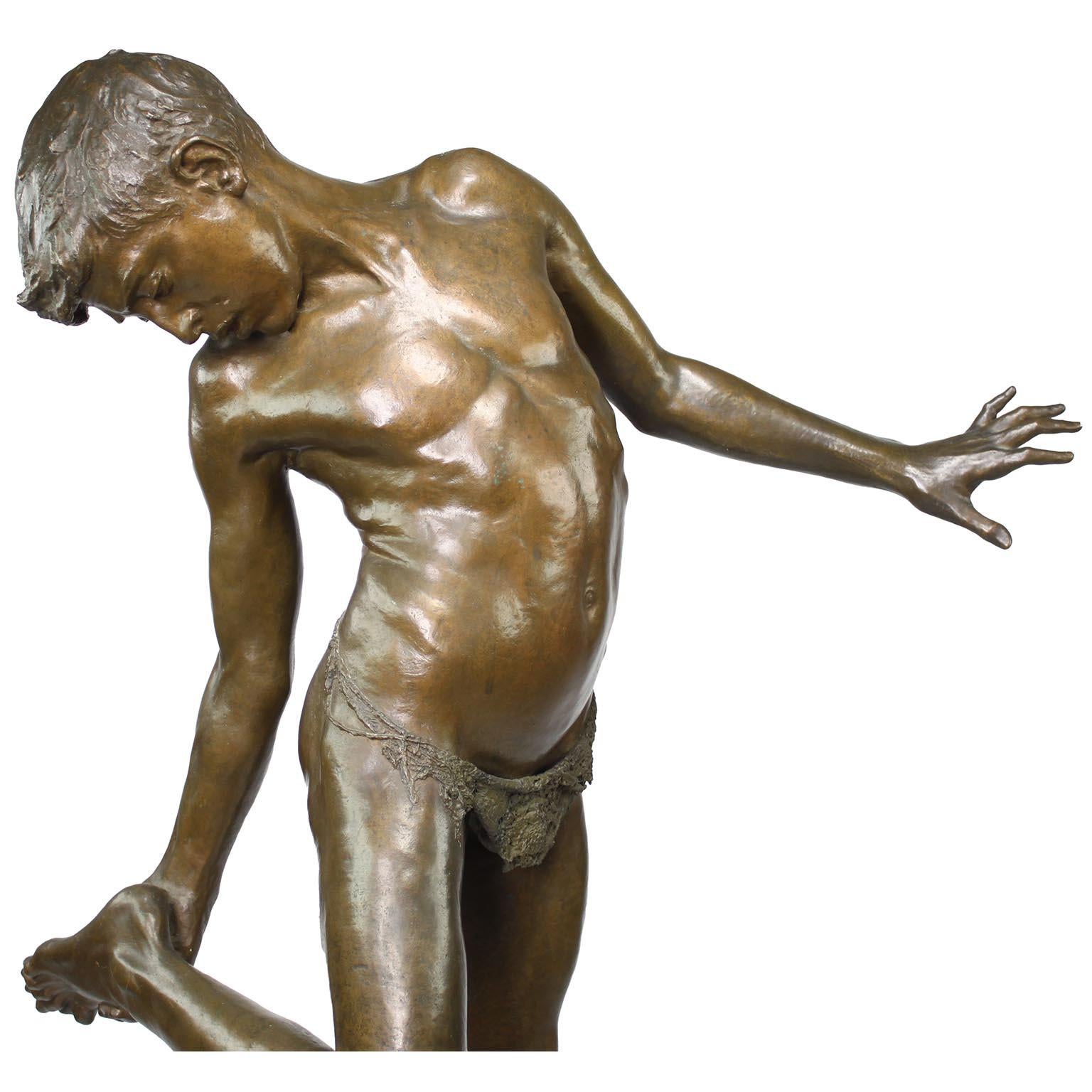 Début du 20ème siècle Figure en bronze d'un garçon perché sur un crabe intitulée « Il Granchio » par Annibale De Lotto en vente