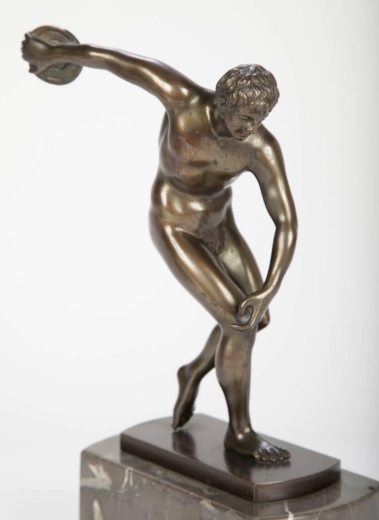 Bronze Figure of a Discus Thrower For Sale at 1stDibs