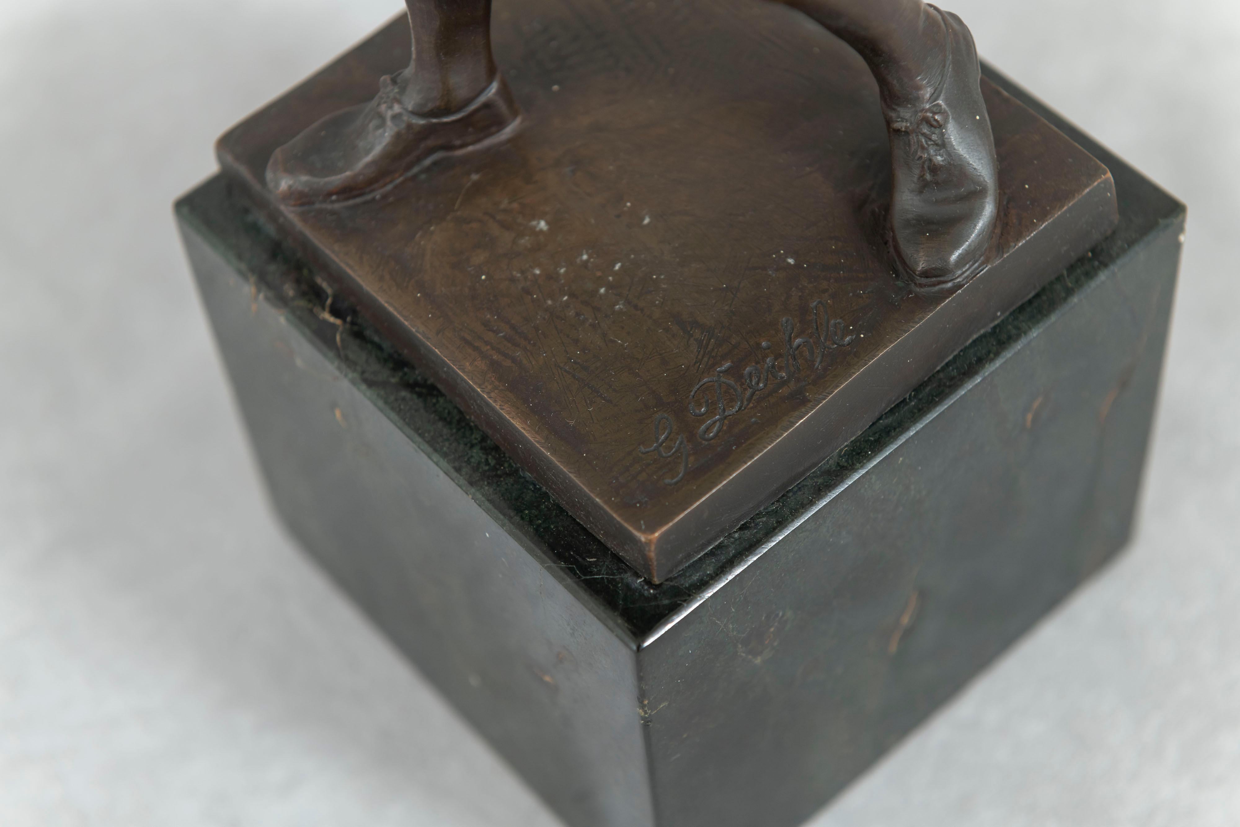 Figura de bronce de un jugador de hockey sobre hierba, alemán, firmado por el artista, hacia 1900 en Bueno estado para la venta en Petaluma, CA