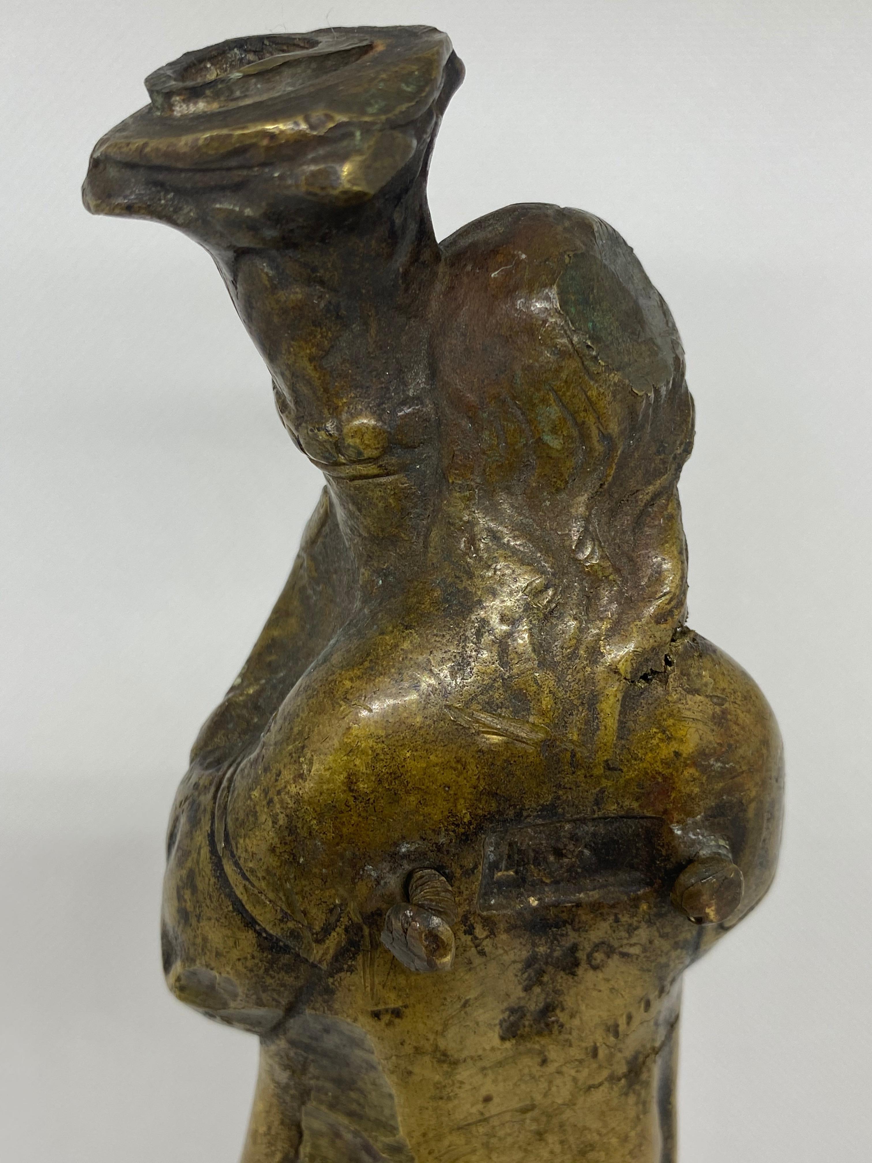 Bronzefigur eines Priesters mit Krummstab:: italienisch:: 18 (Barock) im Angebot