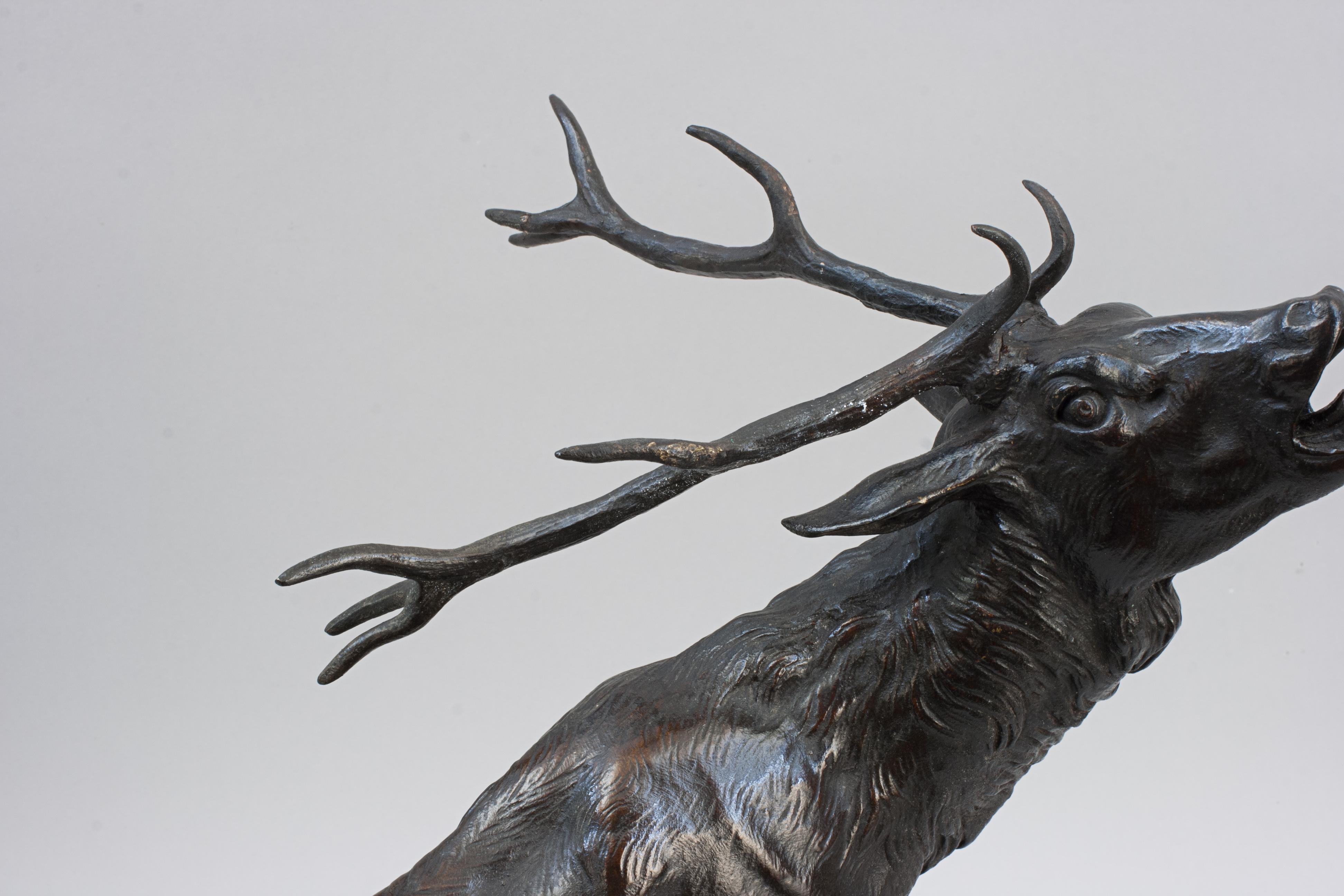 Figura de bronce de un ciervo rugiendo, C. Valton en venta 6