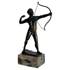 Figura di bronzo di un arciere di Ludwig Graefner dell'inizio del XX secolo