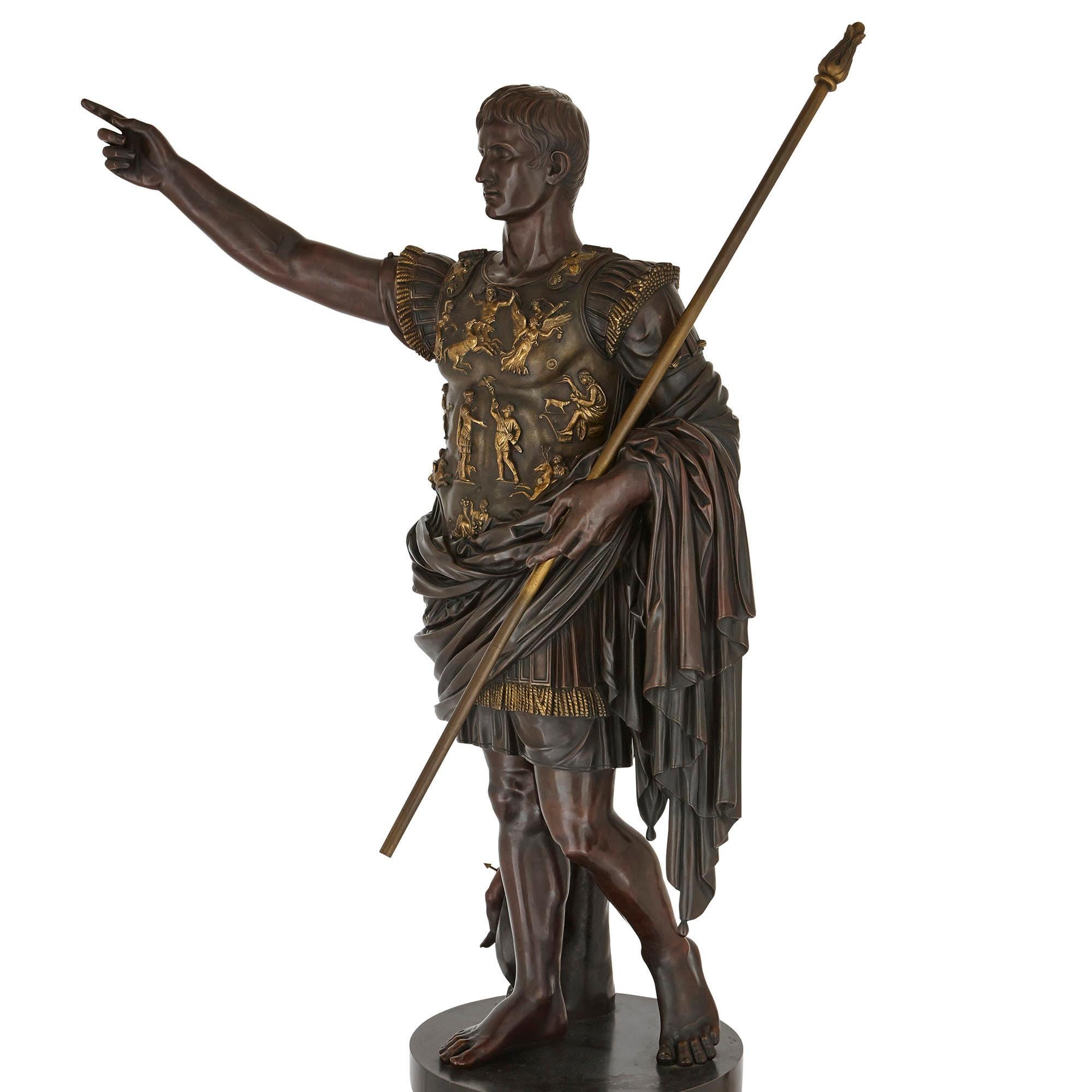 Connue sous le nom de « Auguste de Prima Porta », la version originale en bronze de cette sculpture a été créée vers 20 av. J.-C. Cet original a été perdu depuis l'antiquité mais est connu aujourd'hui grâce à une copie en marbre réalisée une ou deux