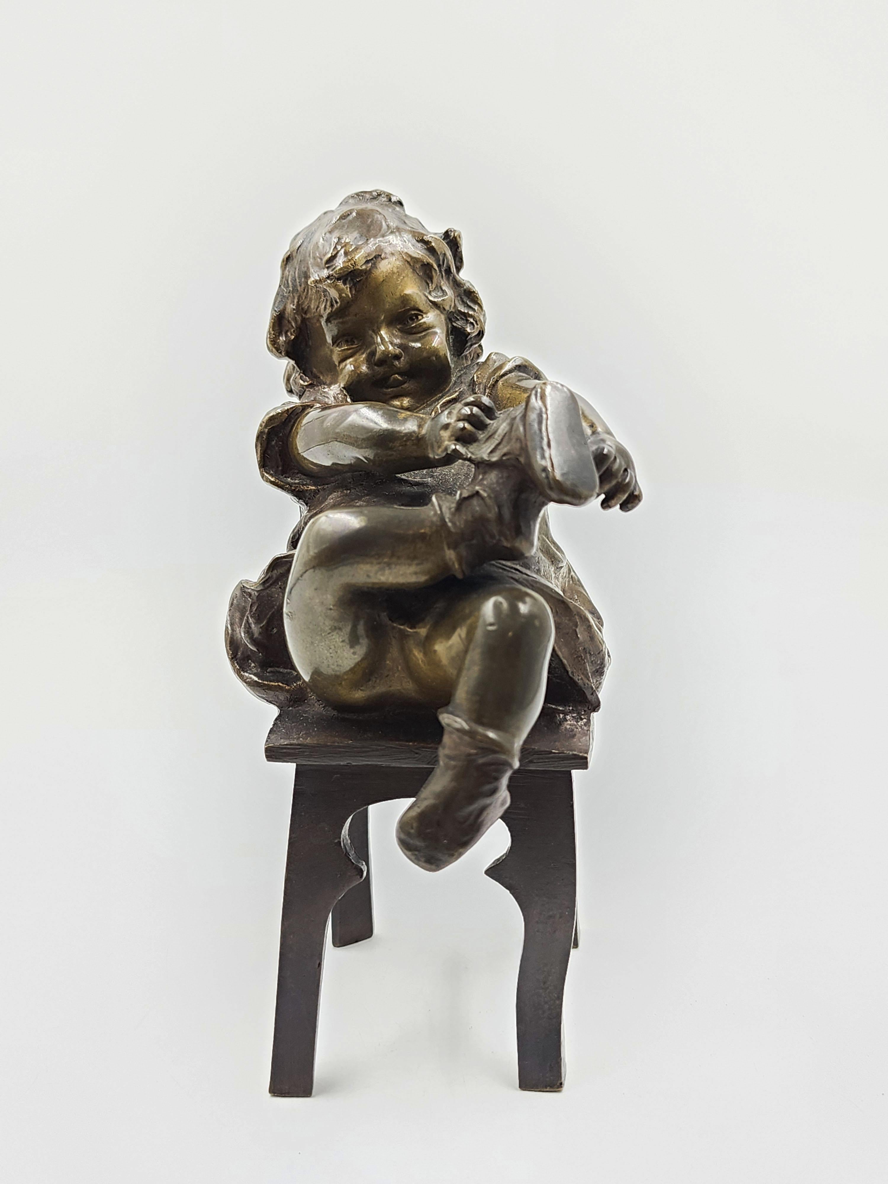 Spagnolo Figura di ragazza in bronzo di Juan Clara Ayats in vendita