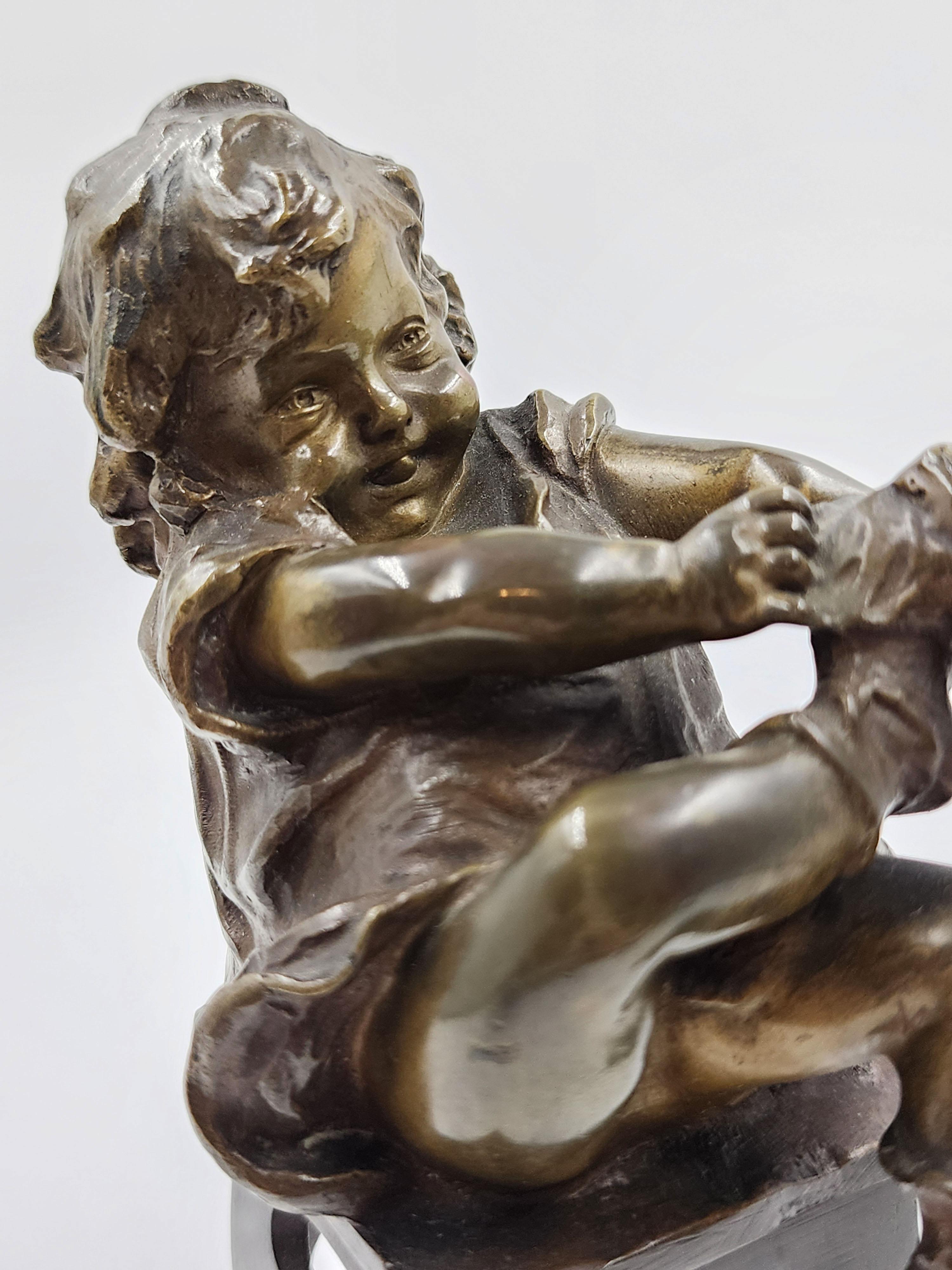 XX secolo Figura di ragazza in bronzo di Juan Clara Ayats in vendita