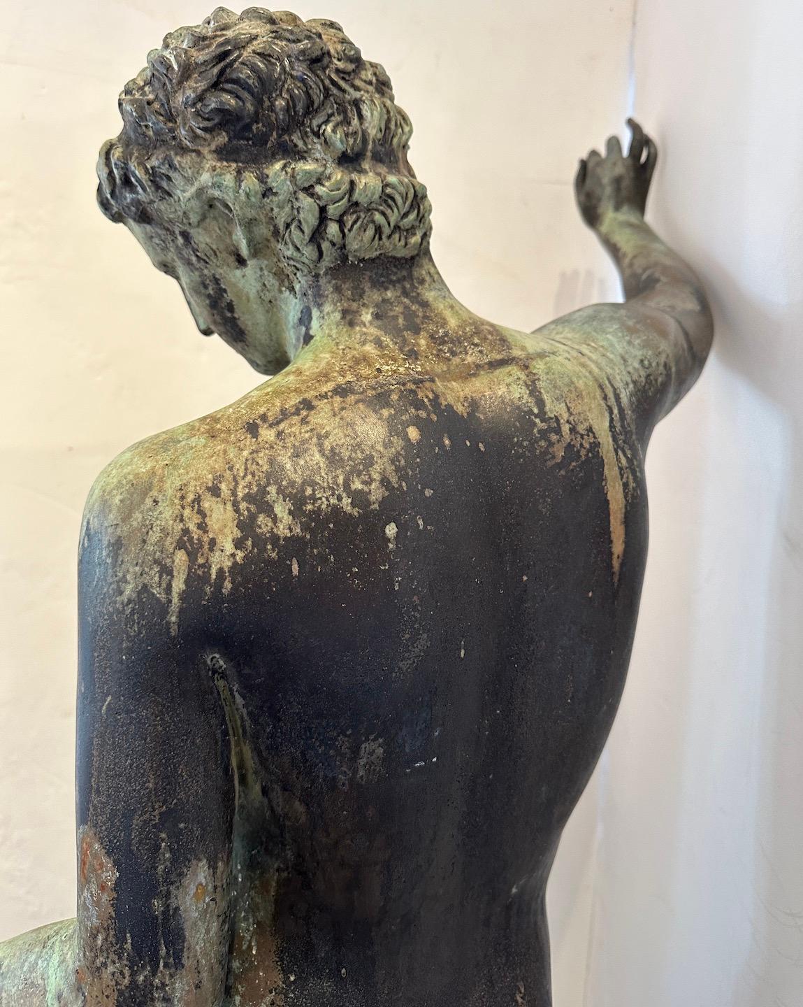 Bronze Figure en bronze de  Jeunesse masculine en vente