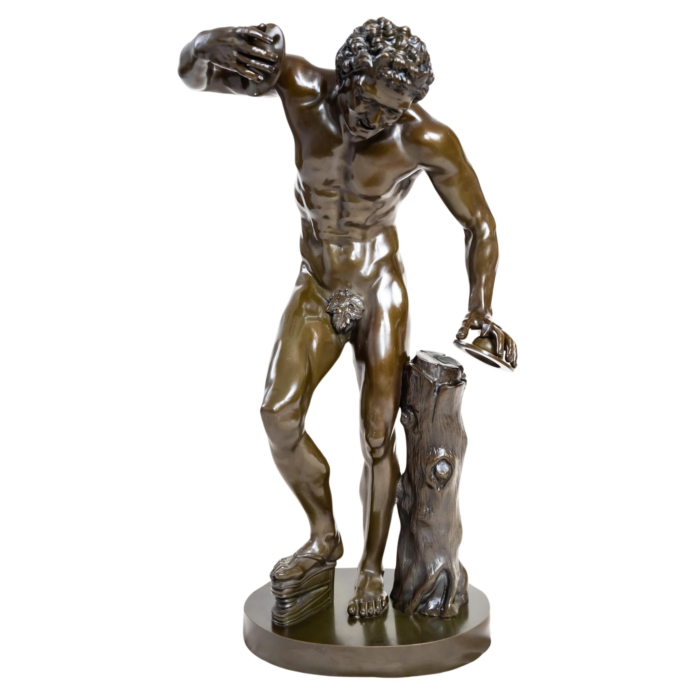 Figure en bronze du faune dansant avec des cymbales en vente