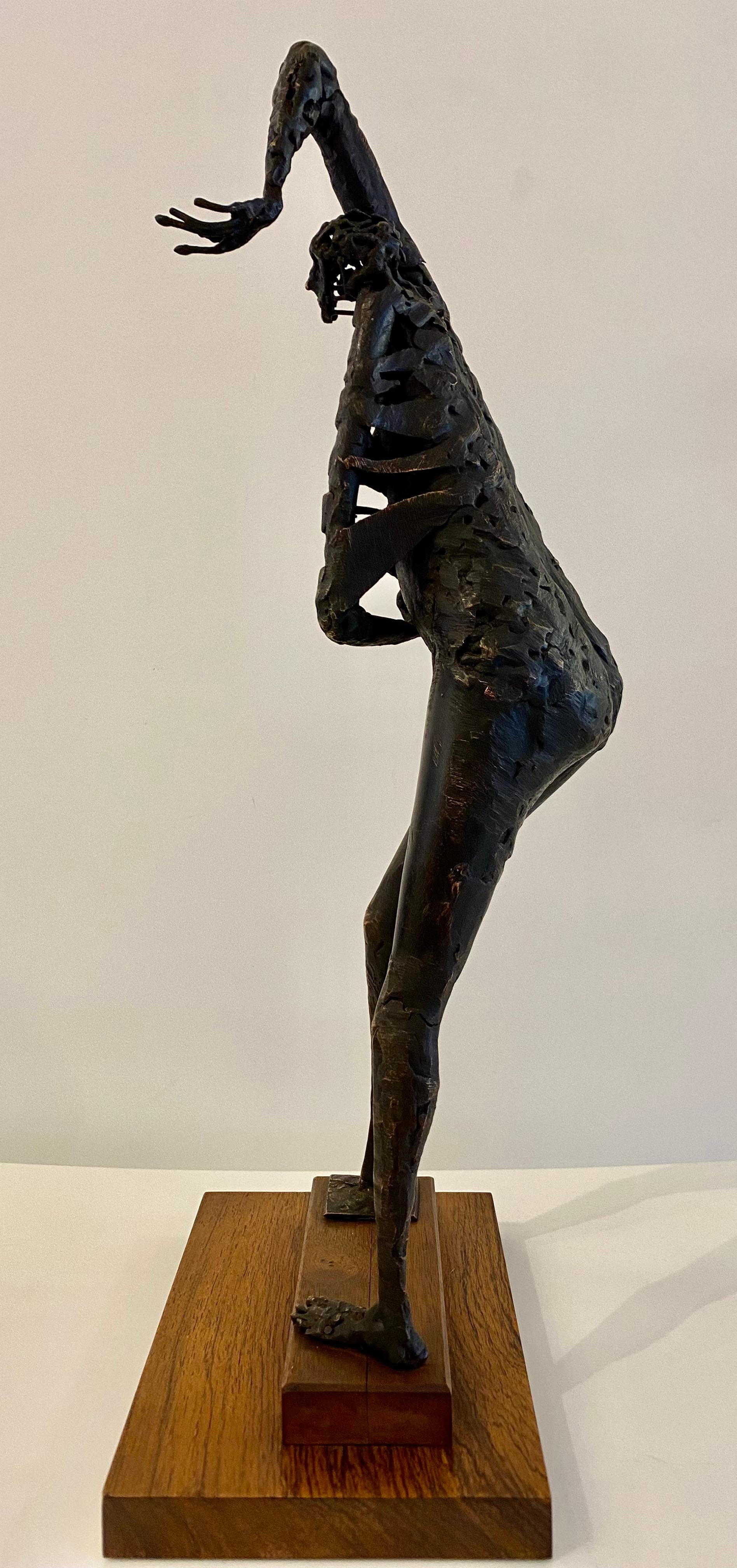 Figura in bronzo su base di Wood, firmata Robert Stoller '1934'. In condizioni buone in vendita a Palm Desert, CA