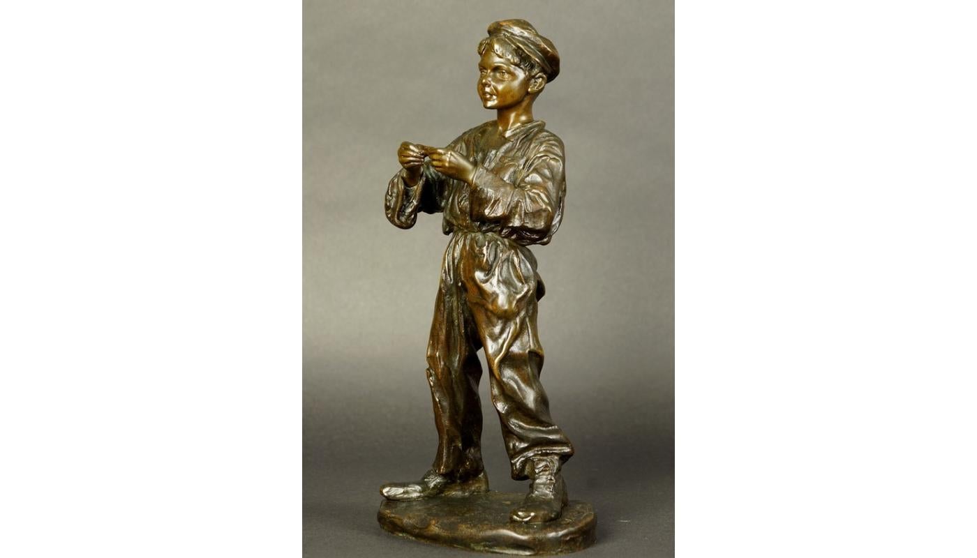 Bronze Figurine of Young Boy Rolling a Cigarette Jose Cardona 20th Century In Good Condition For Sale In Liverpool, GB