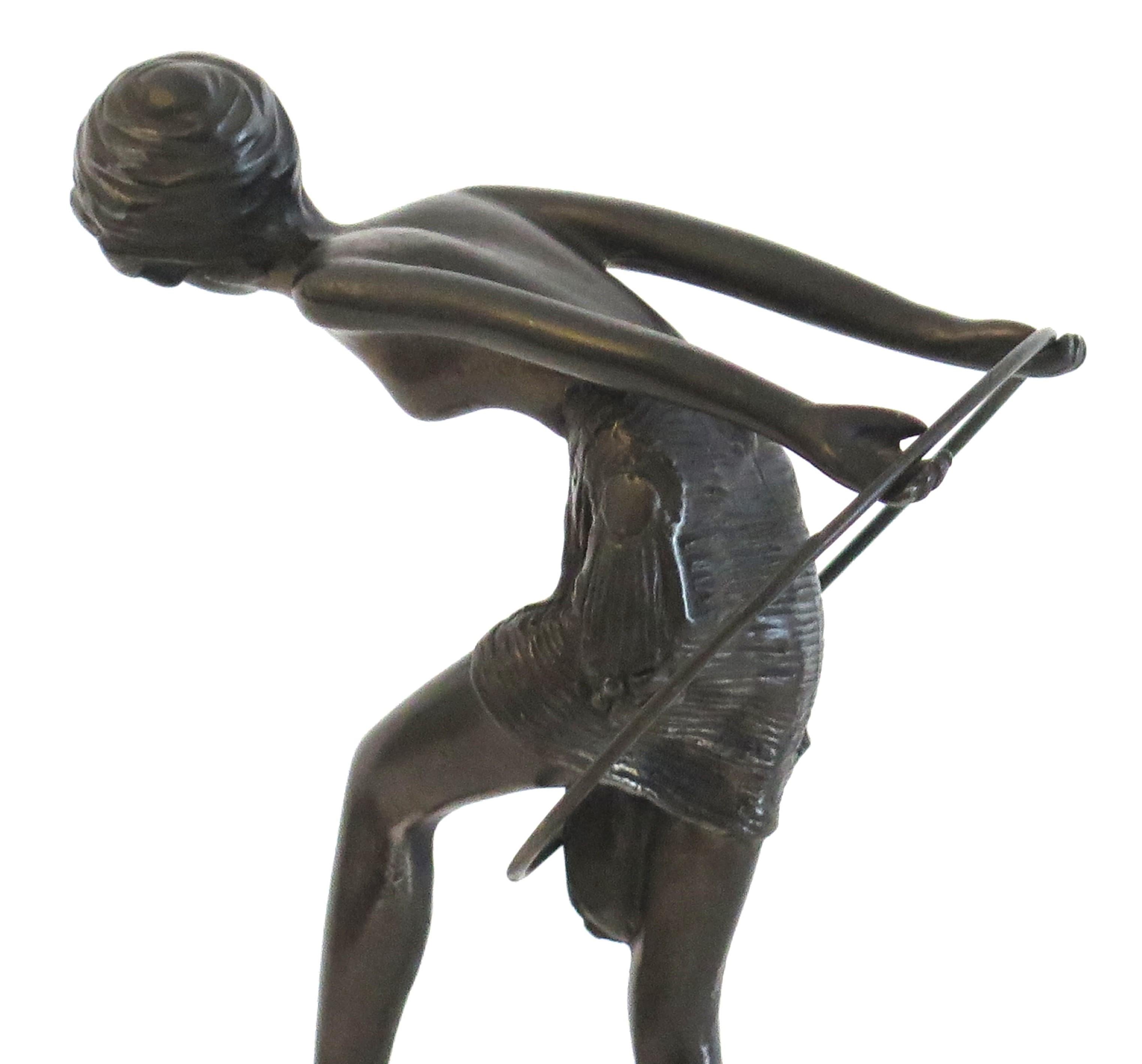 Scultura in bronzo a forma di ballerina Hoop Dopo D. H. Chiparus, Art Deco Circa 1920 in vendita 2