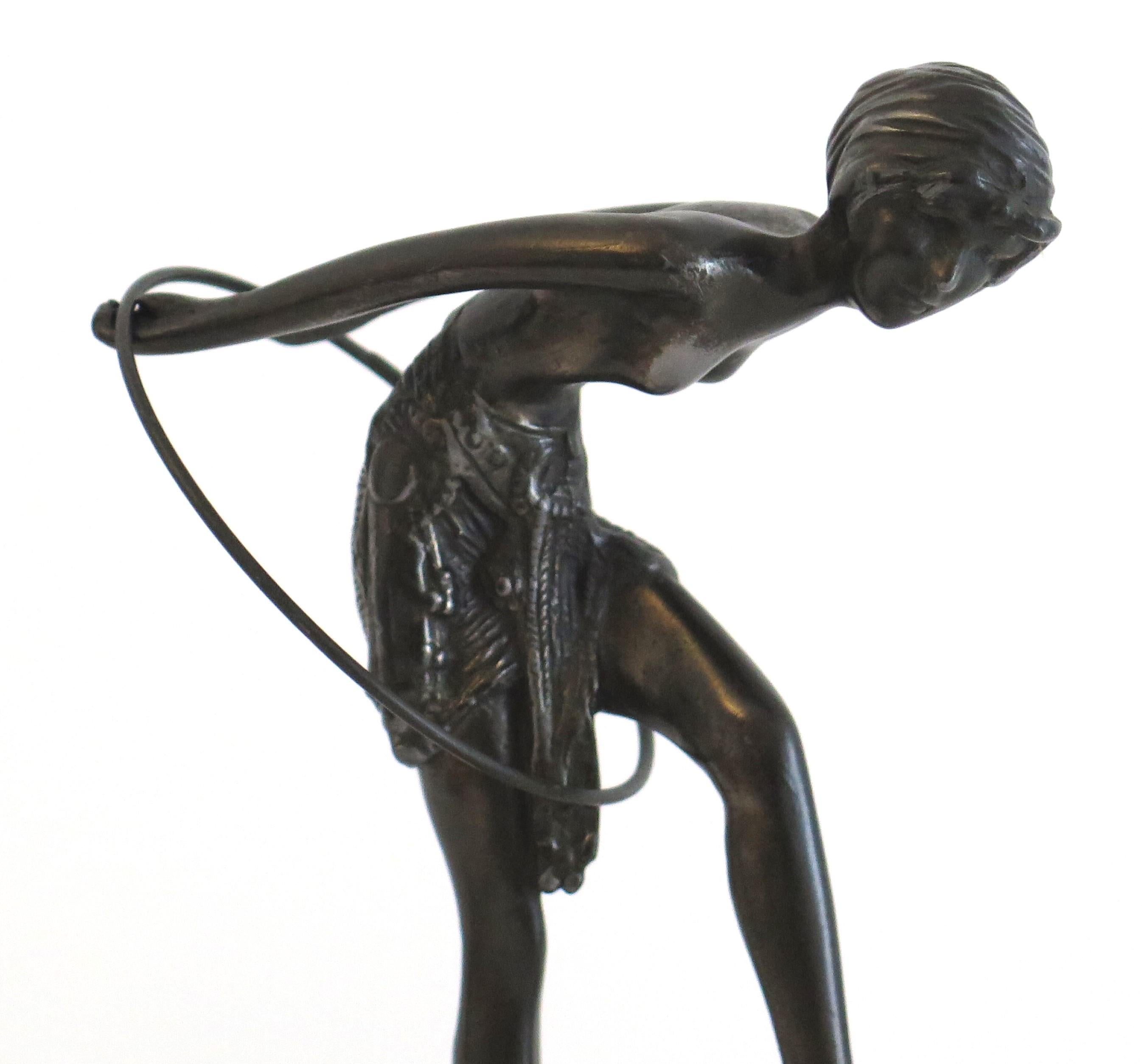 Bronzefiguren-Skulptur-Creolen Tänzerin aus Bronze nach D H Chiparus, Art déco, ca. 1920er Jahre im Zustand „Gut“ im Angebot in Lincoln, Lincolnshire