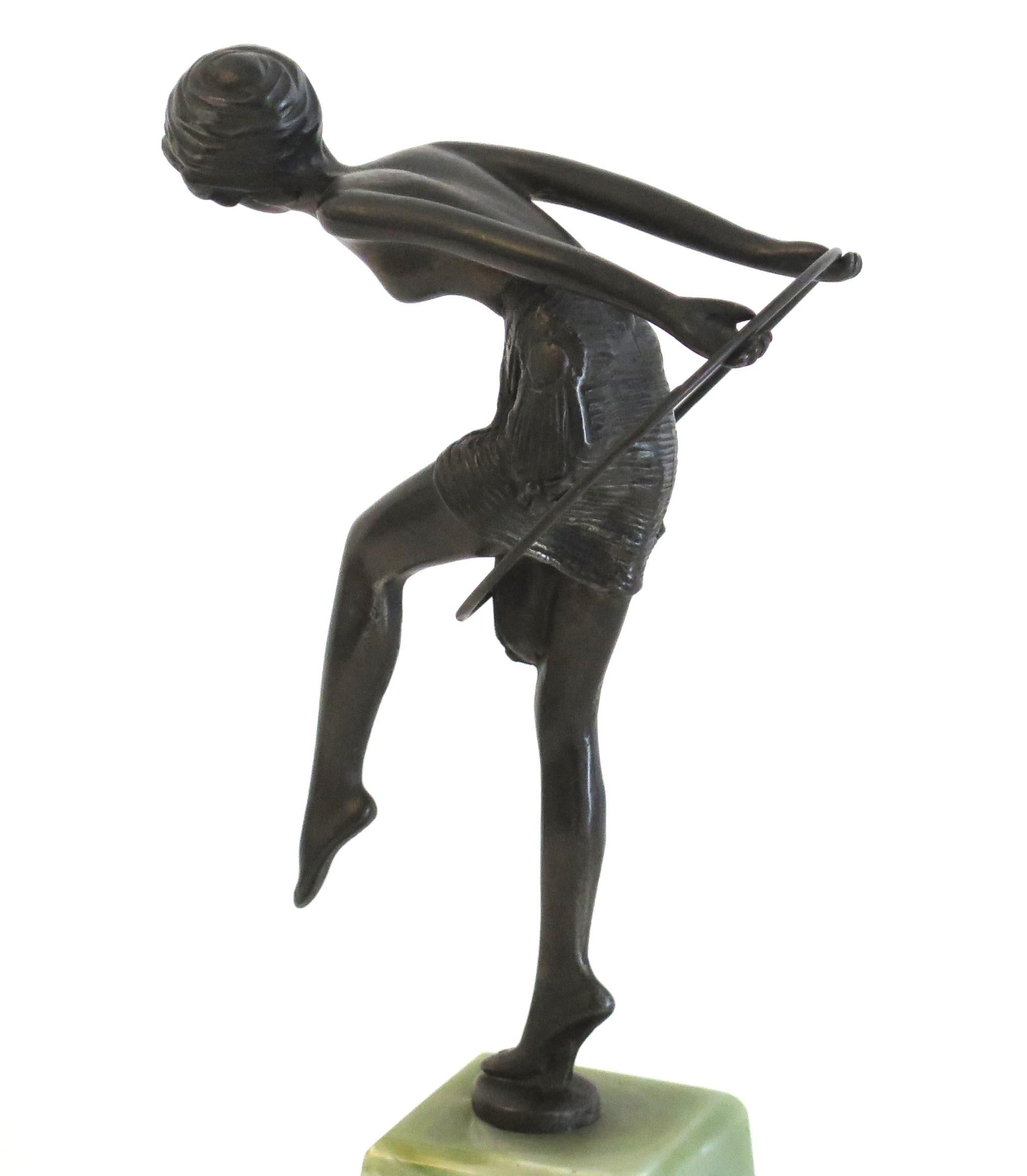 Scultura in bronzo a forma di ballerina Hoop Dopo D. H. Chiparus, Art Deco Circa 1920 in vendita 1