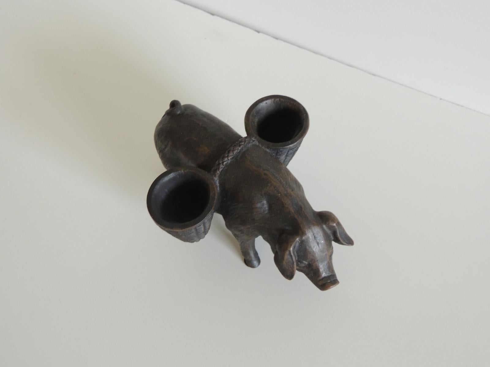 Bronze finish brass pig toothpicks holder with baskets 
(Female pig).
Size: 5.5