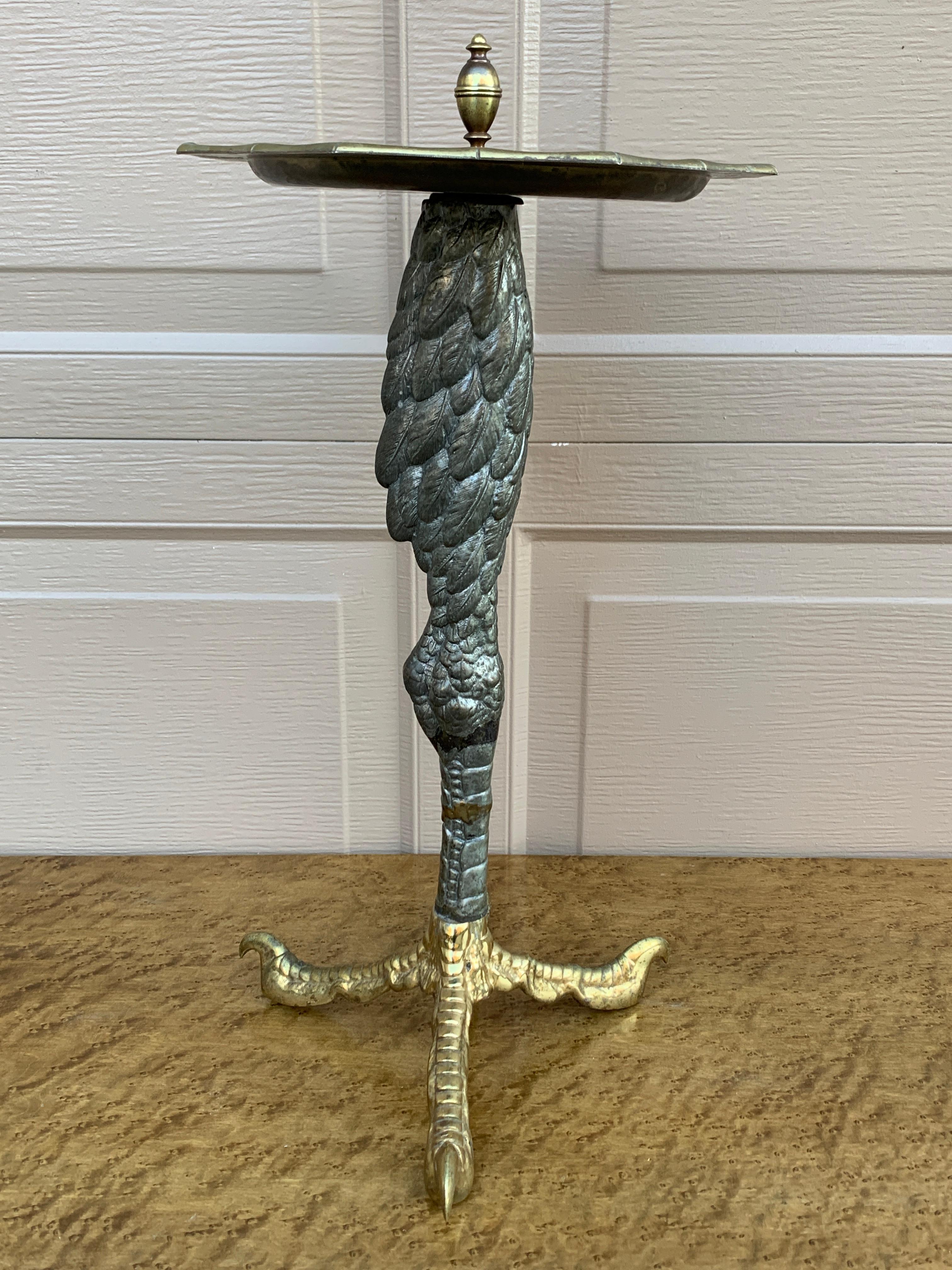 Table d'appoint à pattes d'autruche et talon, finition bronze en vente 3
