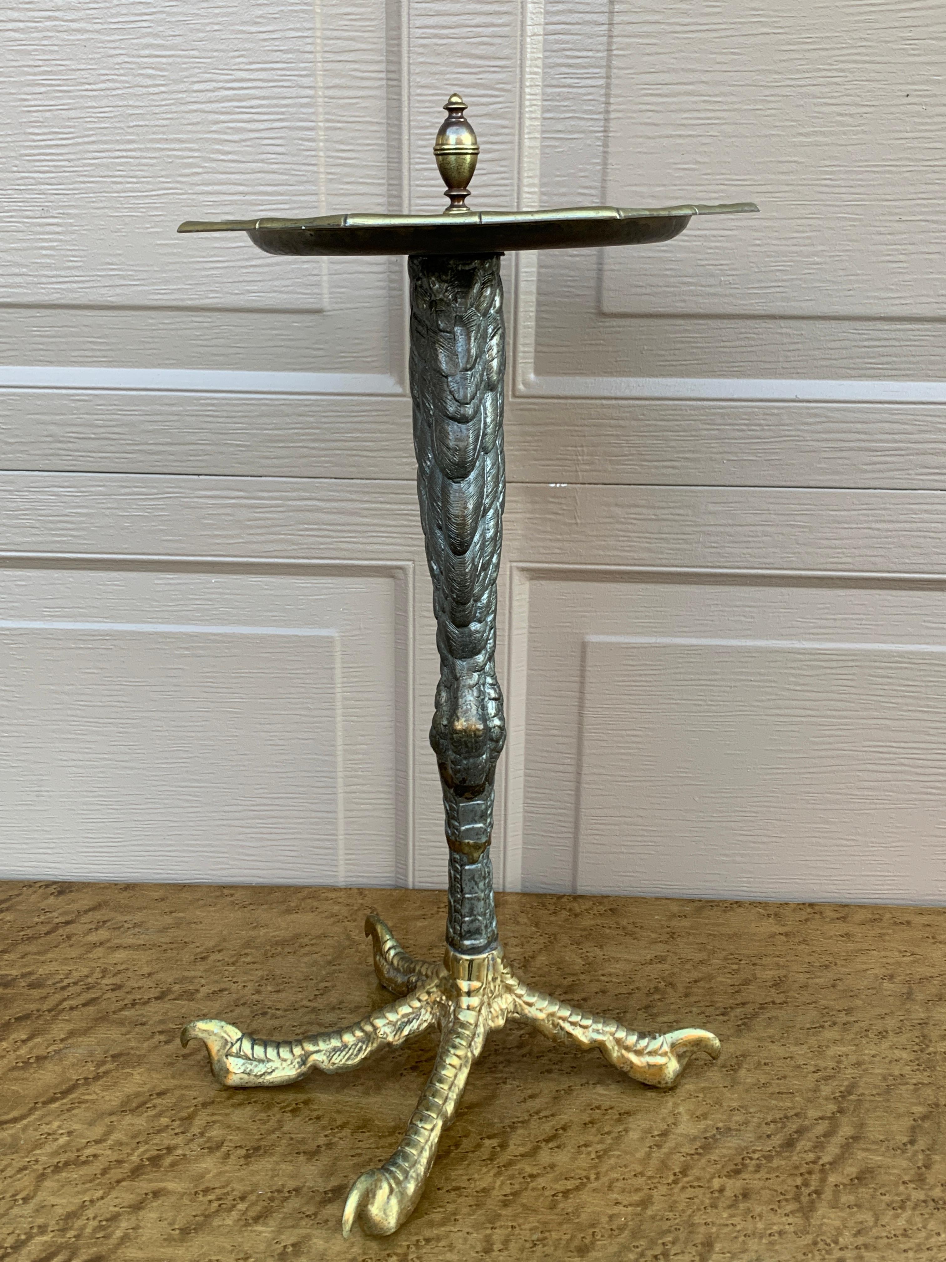 Table d'appoint à pattes d'autruche et talon, finition bronze en vente 2