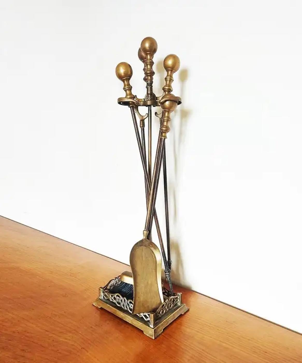 Bronze fireplace tools from the early 20th century or earlier
They are in good condition, they are of quality, The utensils are solid, not a sheet
  It has a very timeless design and is a model that I have seen in images of large historical halls,