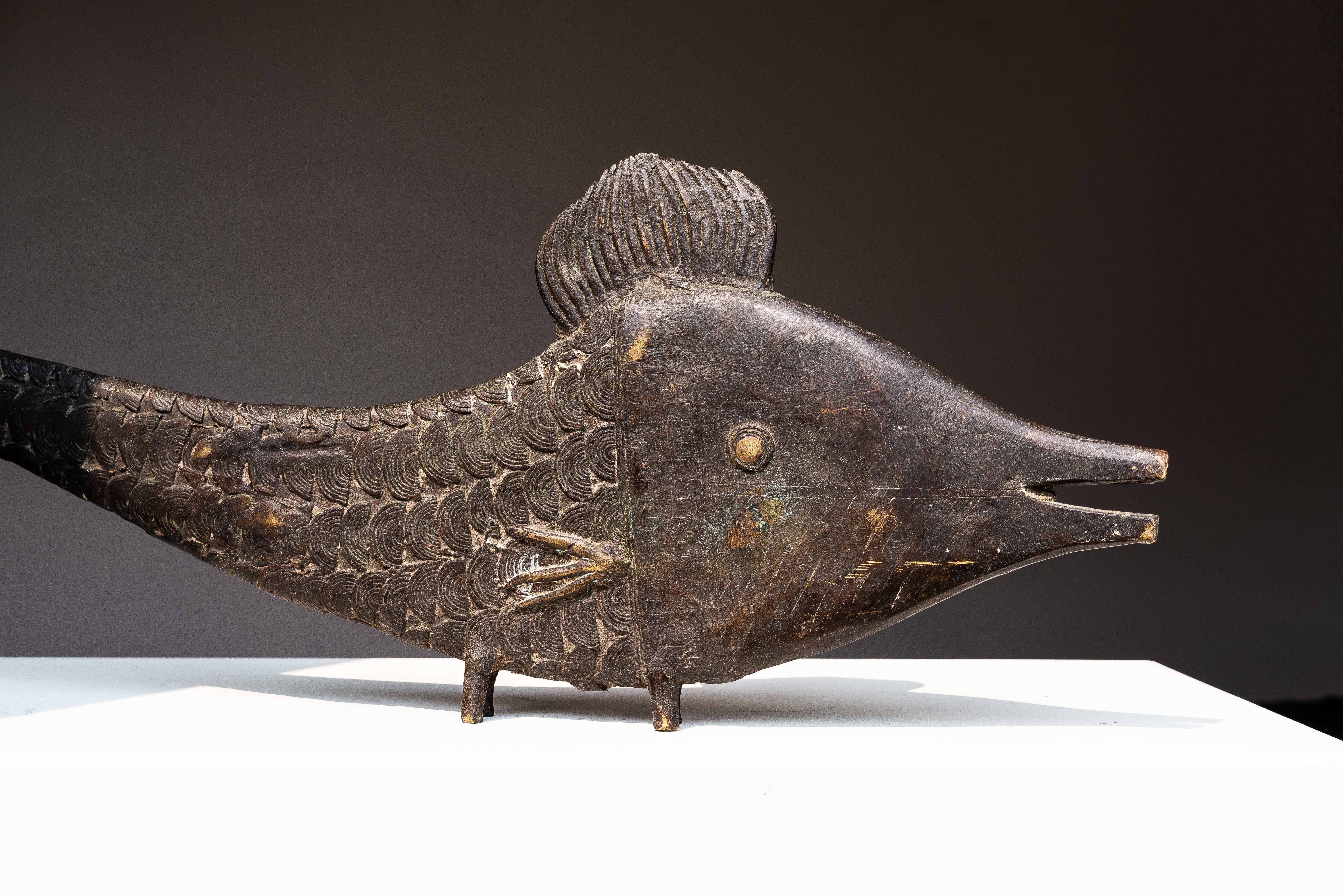 Bronze Fish Sculpture, Benin West Africa, Mid-20th Century en vente 3