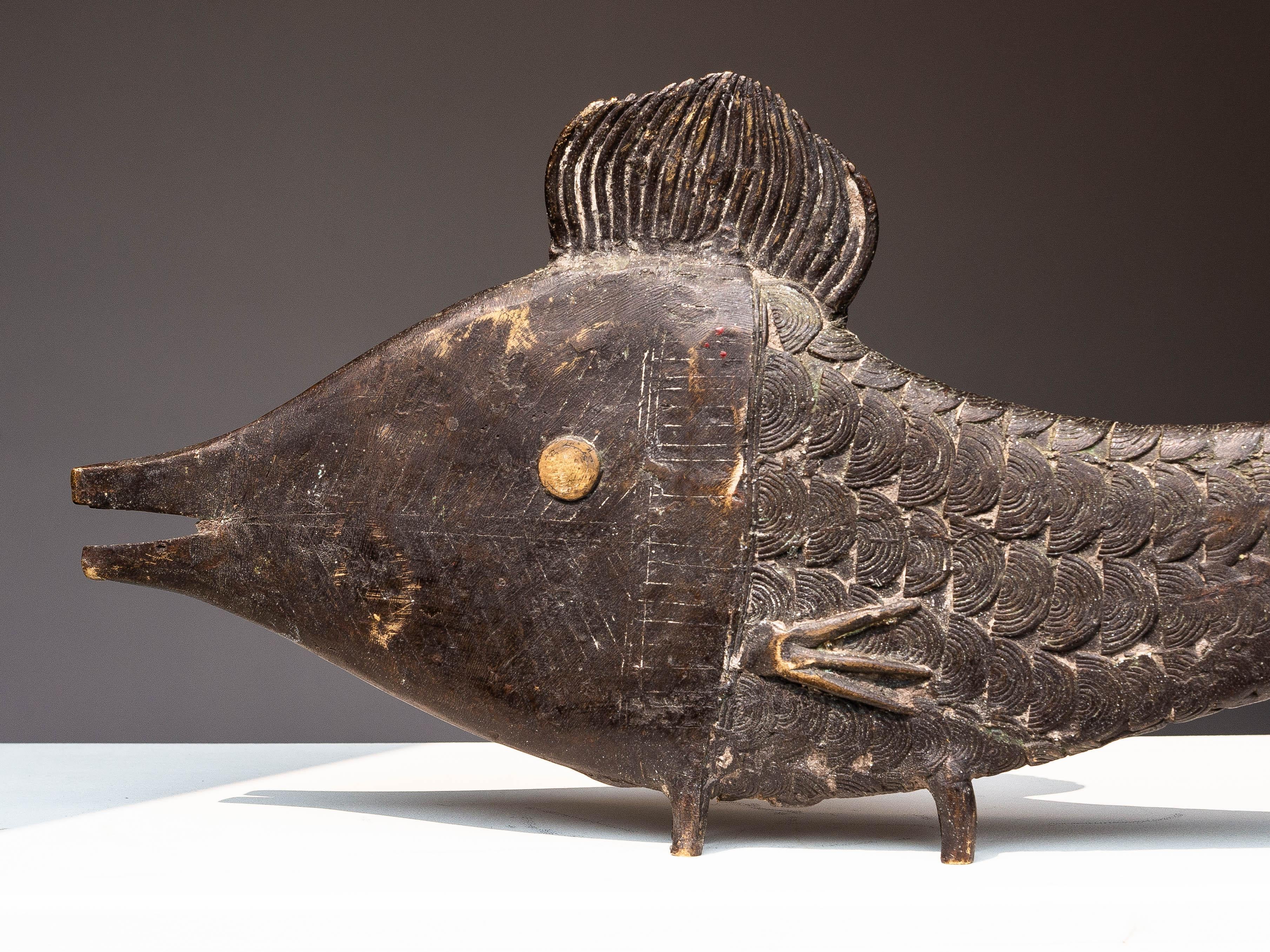 Béninois Bronze Fish Sculpture, Benin West Africa, Mid-20th Century en vente