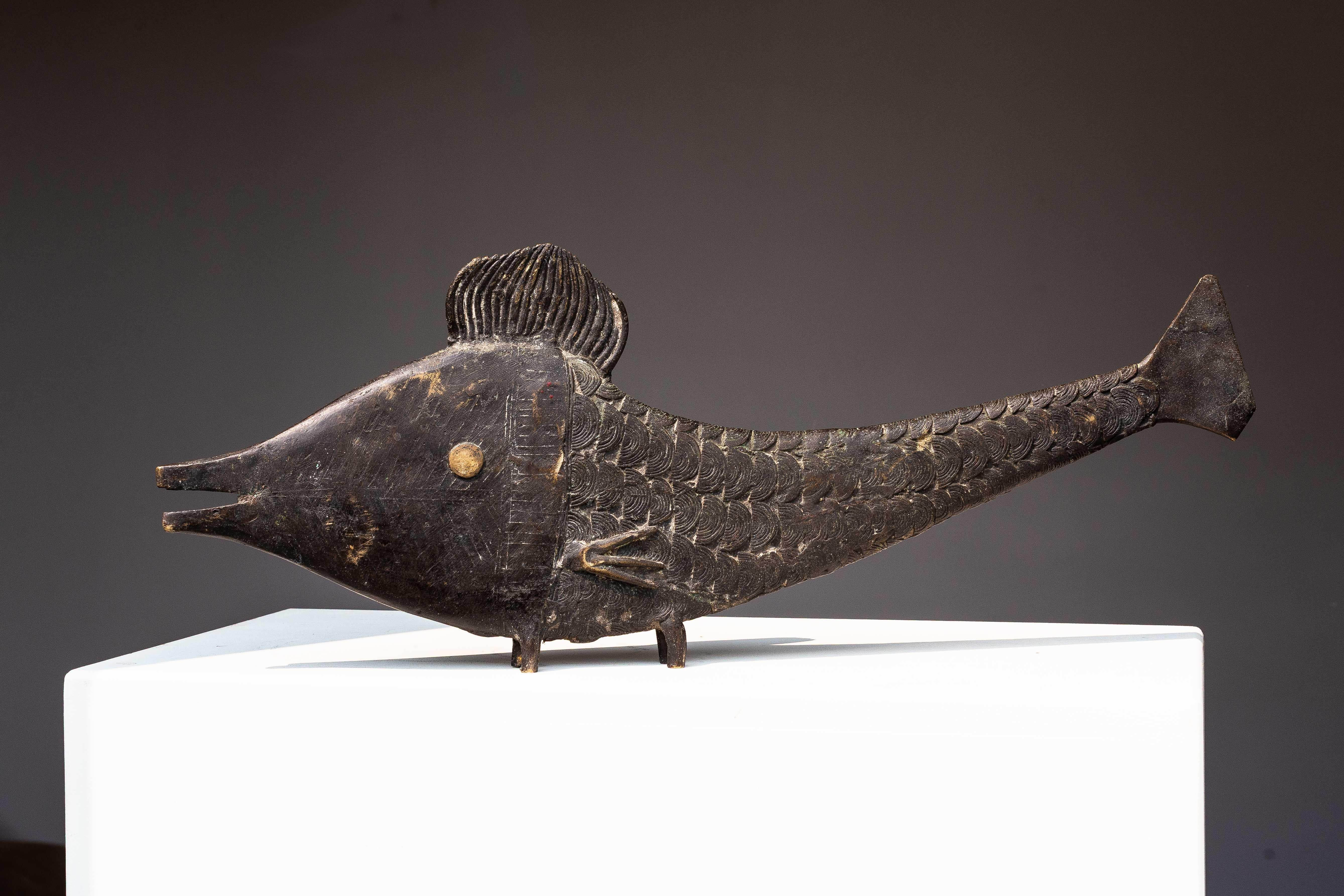 Moulage Bronze Fish Sculpture, Benin West Africa, Mid-20th Century en vente