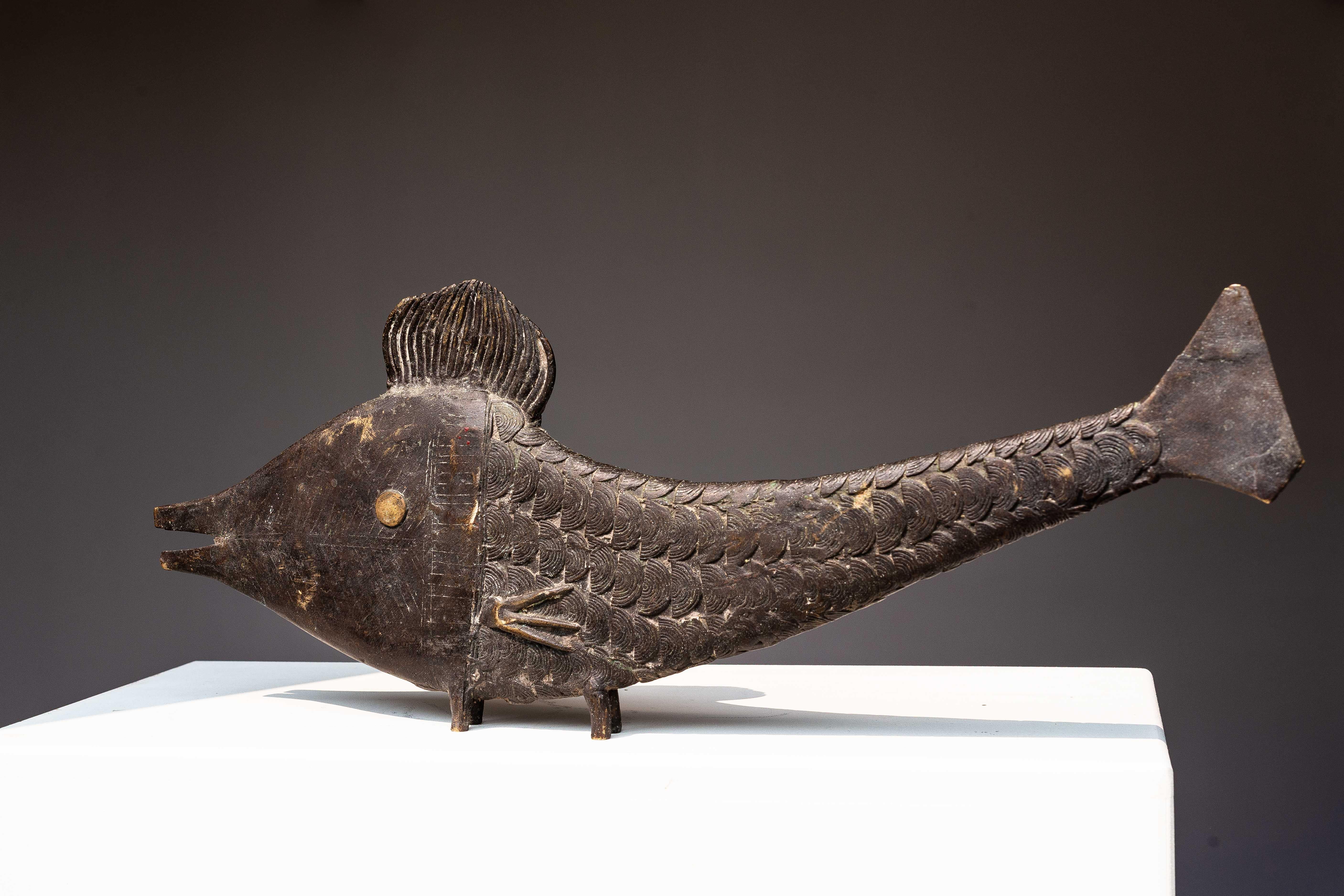 Bronze Fish Sculpture, Benin West Africa, Mid-20th Century en vente 1