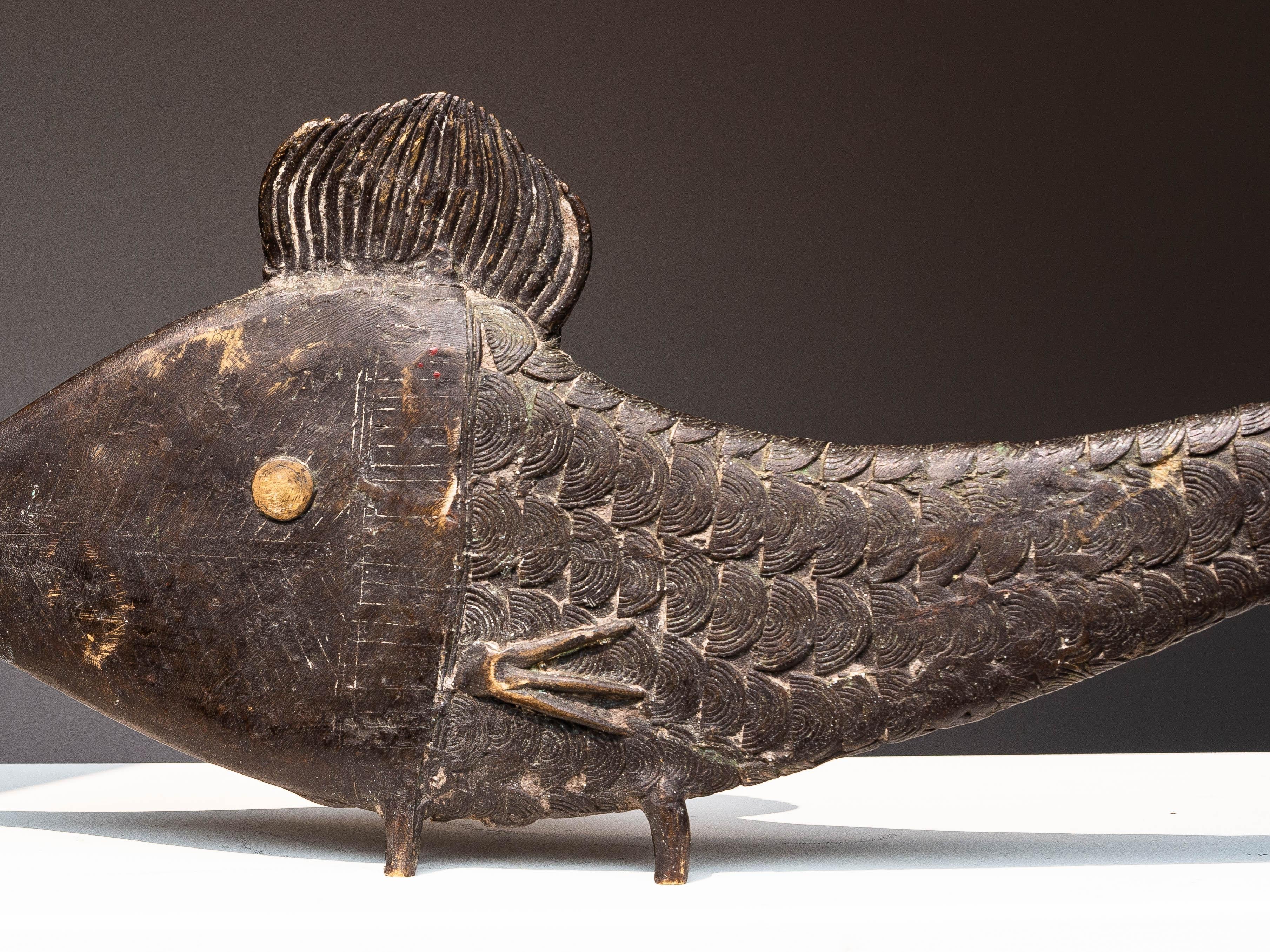 Bronze Fish Sculpture, Benin West Africa, Mid-20th Century en vente 2