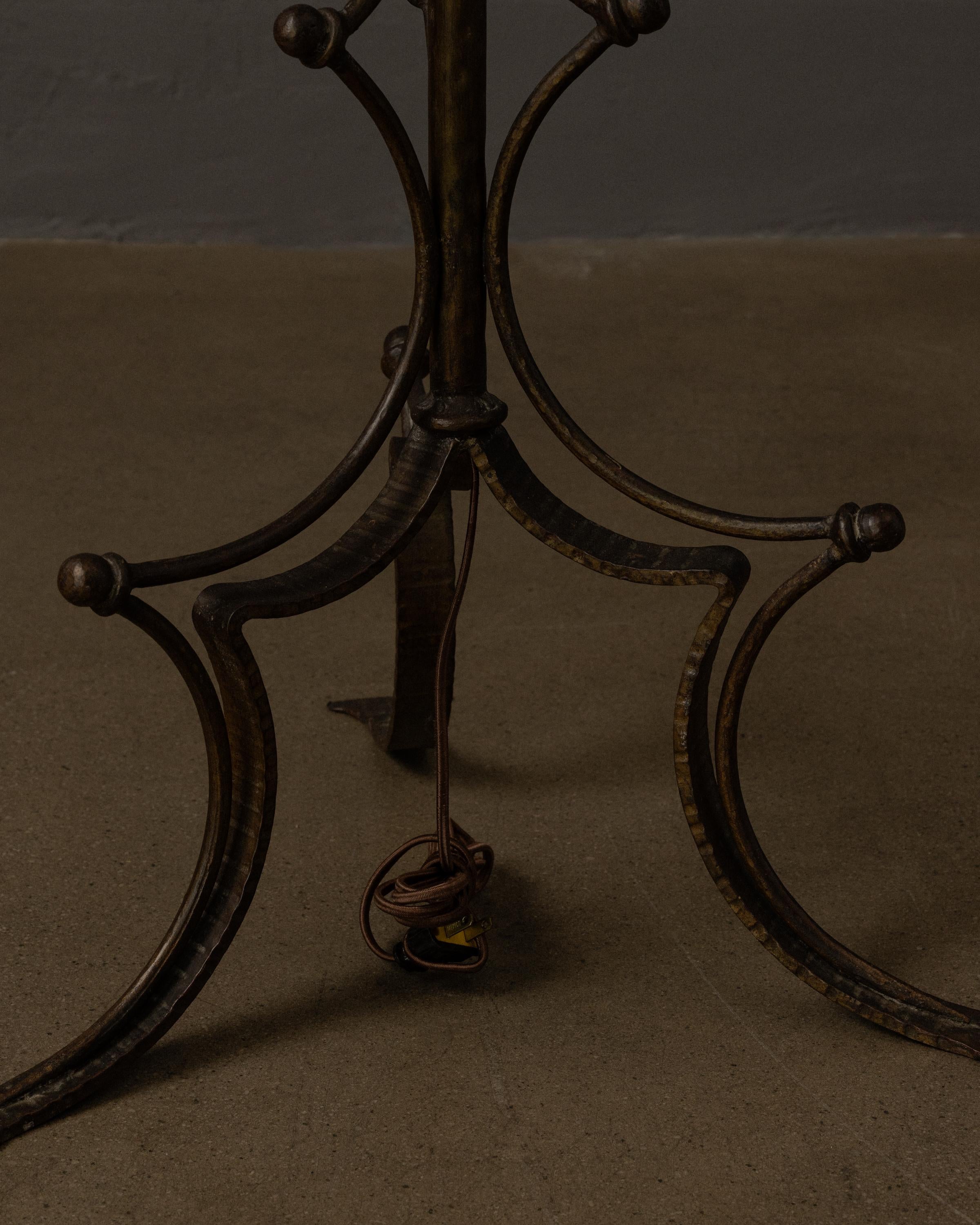 Français Lampadaire en bronze, 19e siècle en vente