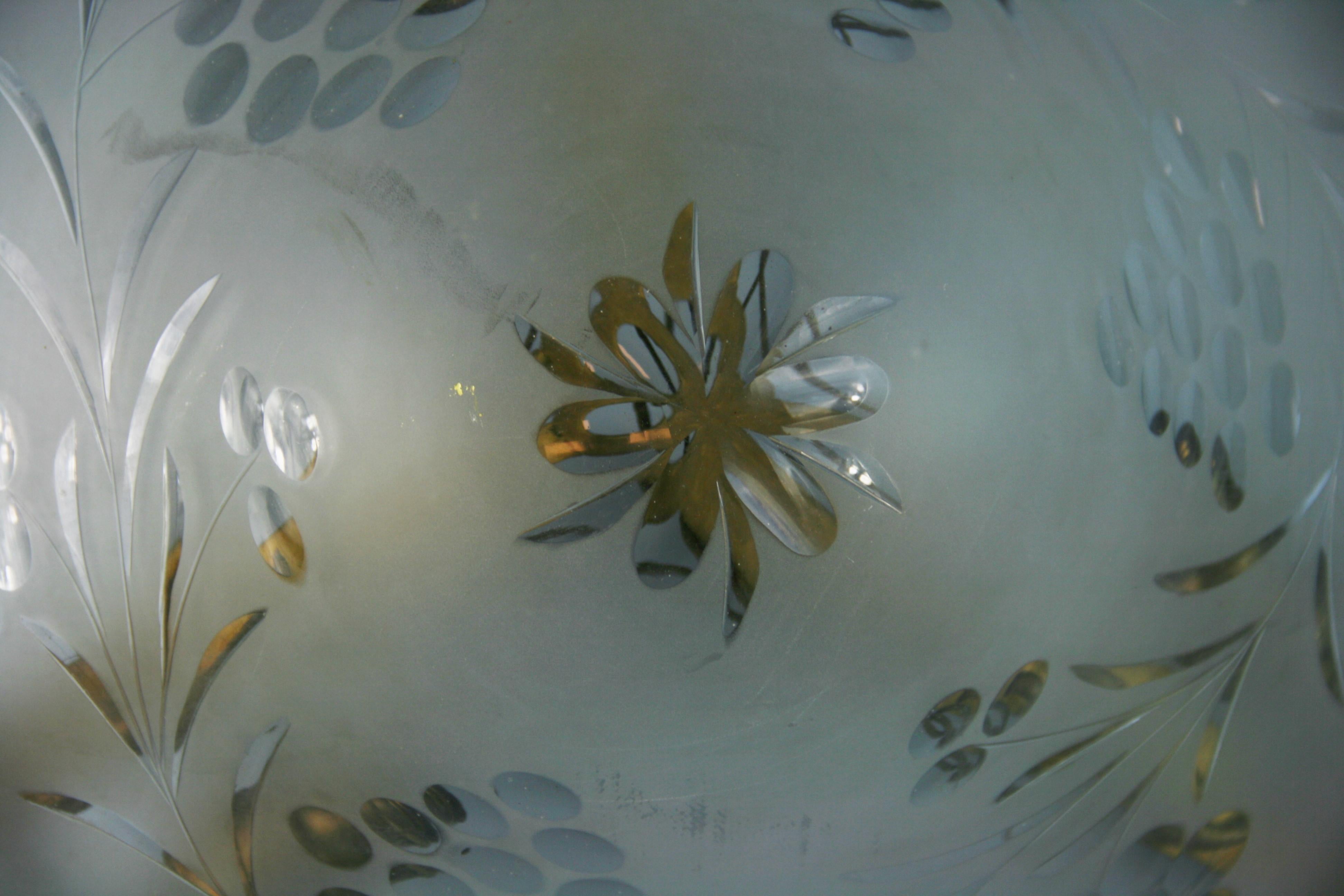 Bronze-Blumenschliff-Kristallglas-Einbaubeleuchtung mit Scharnierplatte, 1910 im Angebot 2