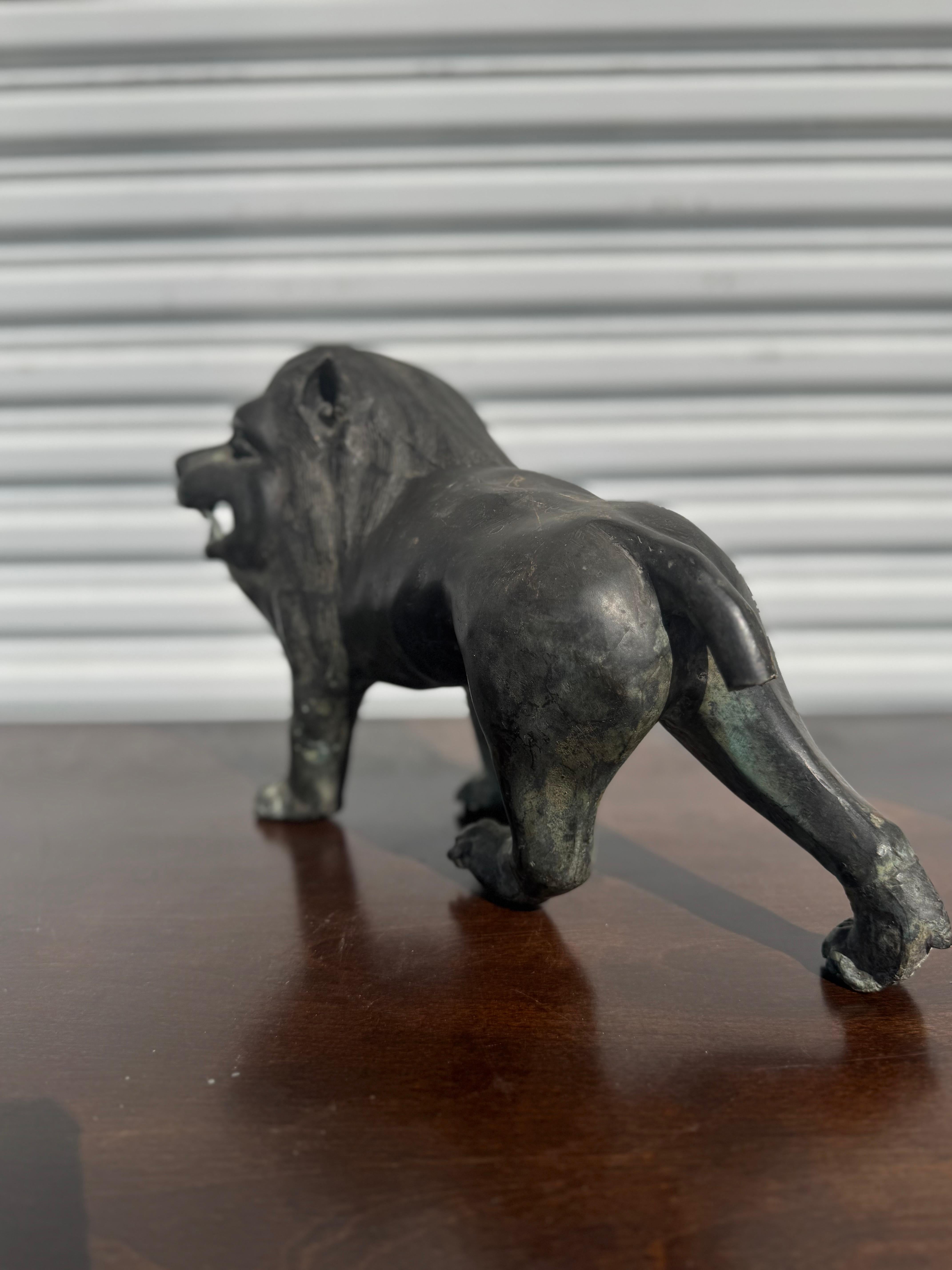 20ième siècle Chien Foo en bronze patiné en vente