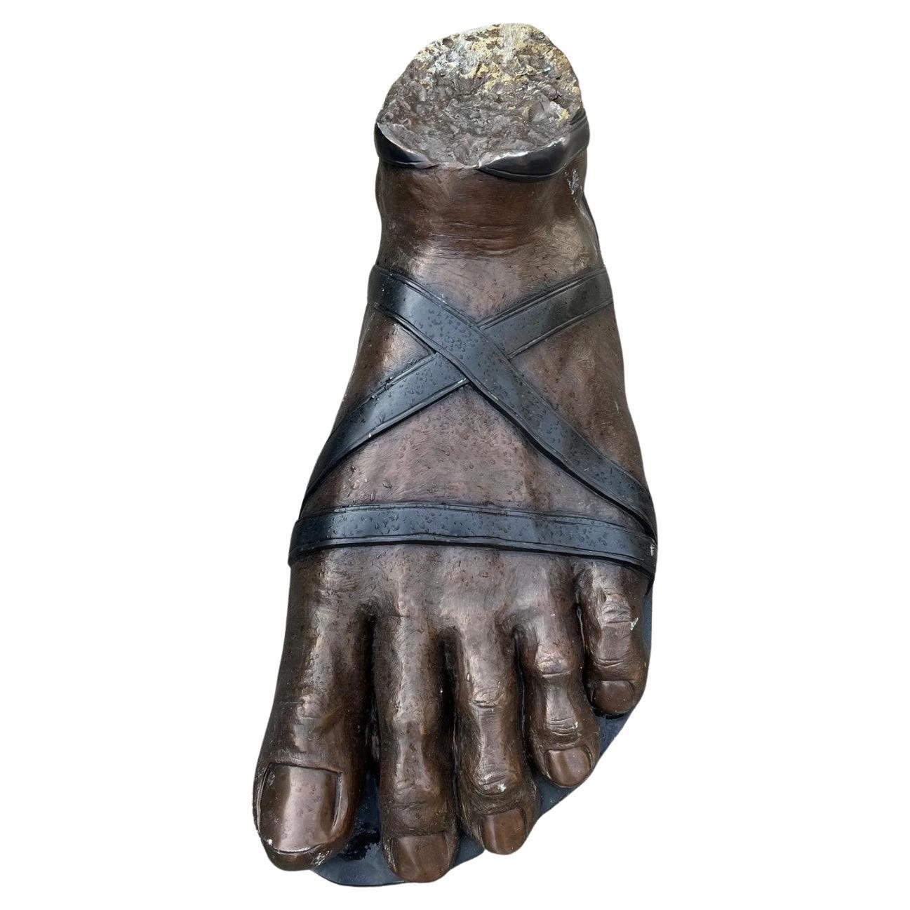 Bronze foot sculpture 125 cm In Good Condition For Sale In Rome, IT