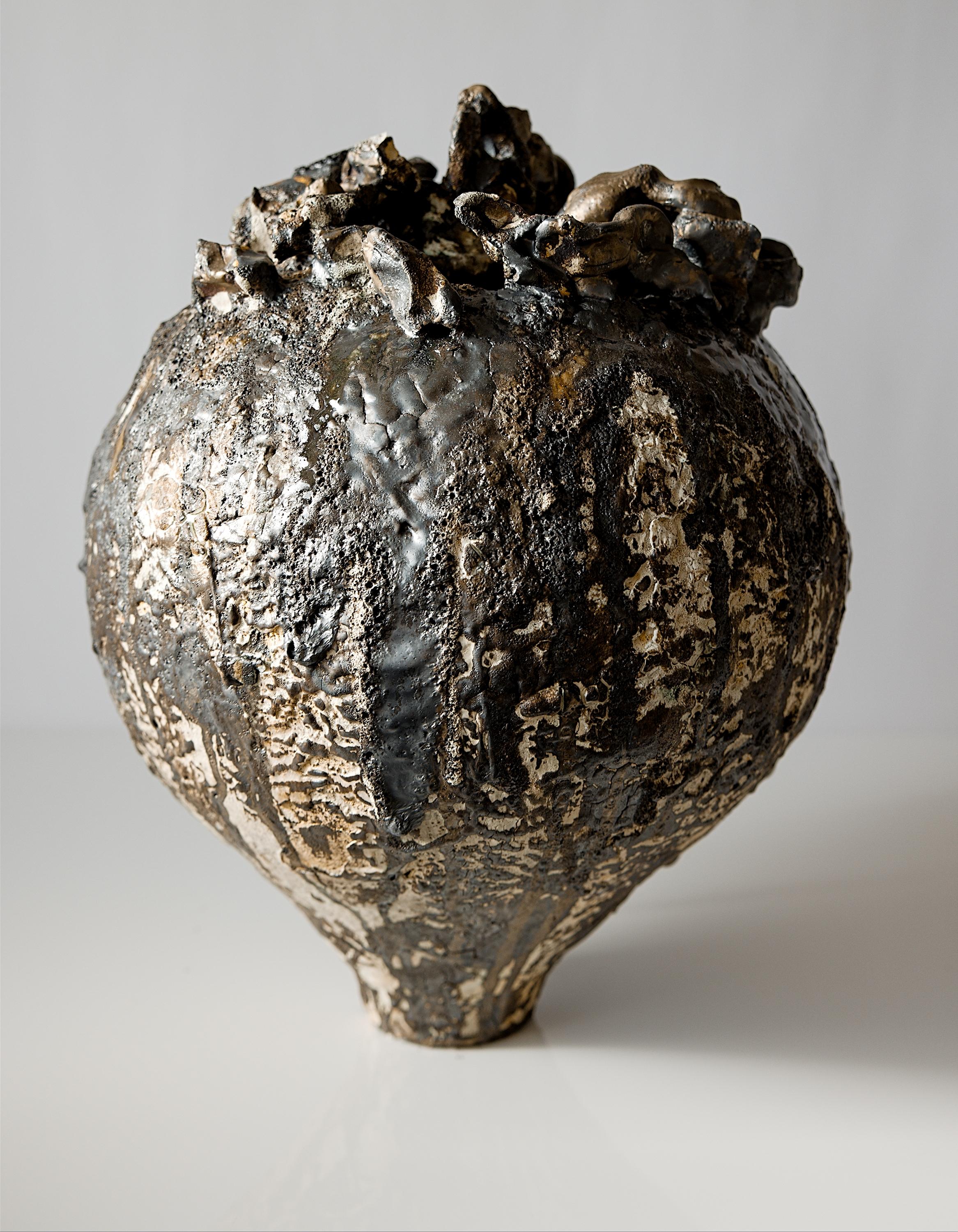 Fragment de bronze Fubuki Moon Pod Vase II ! Neuf - En vente à Van Nuys, CA