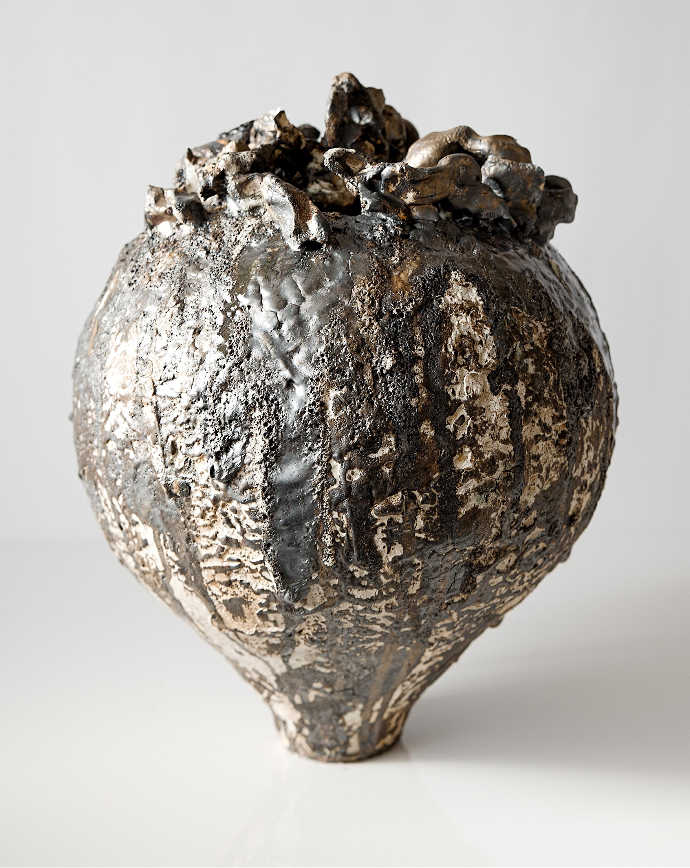 Céramique Fragment de bronze Fubuki Moon Pod Vase II ! en vente
