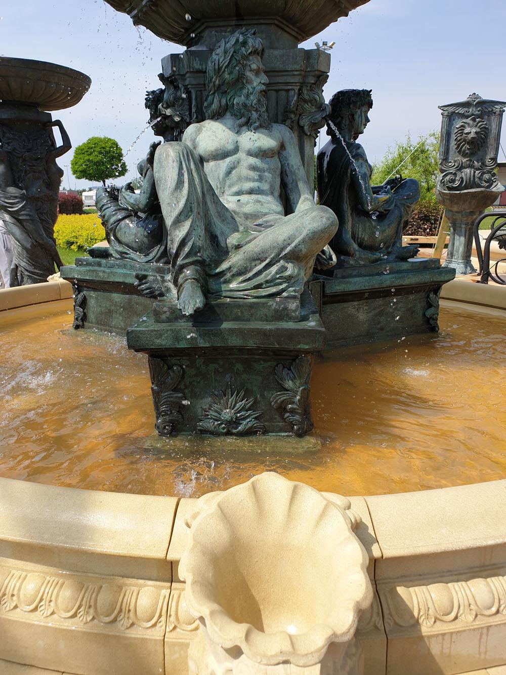 Bronze Freestanding Palace Fountain, 20th Century 1