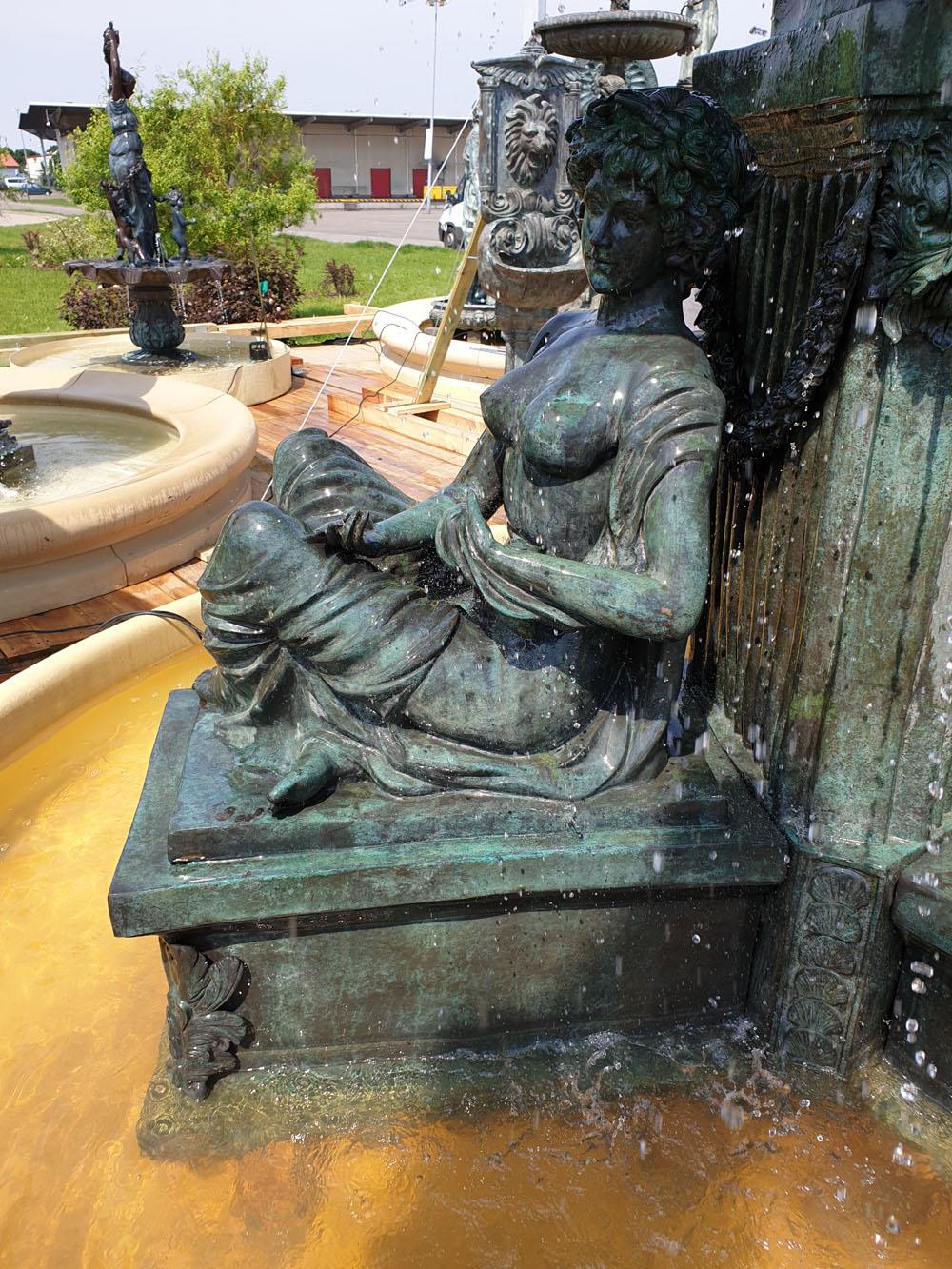 Bronze Freestanding Palace Fountain, 20th Century 2