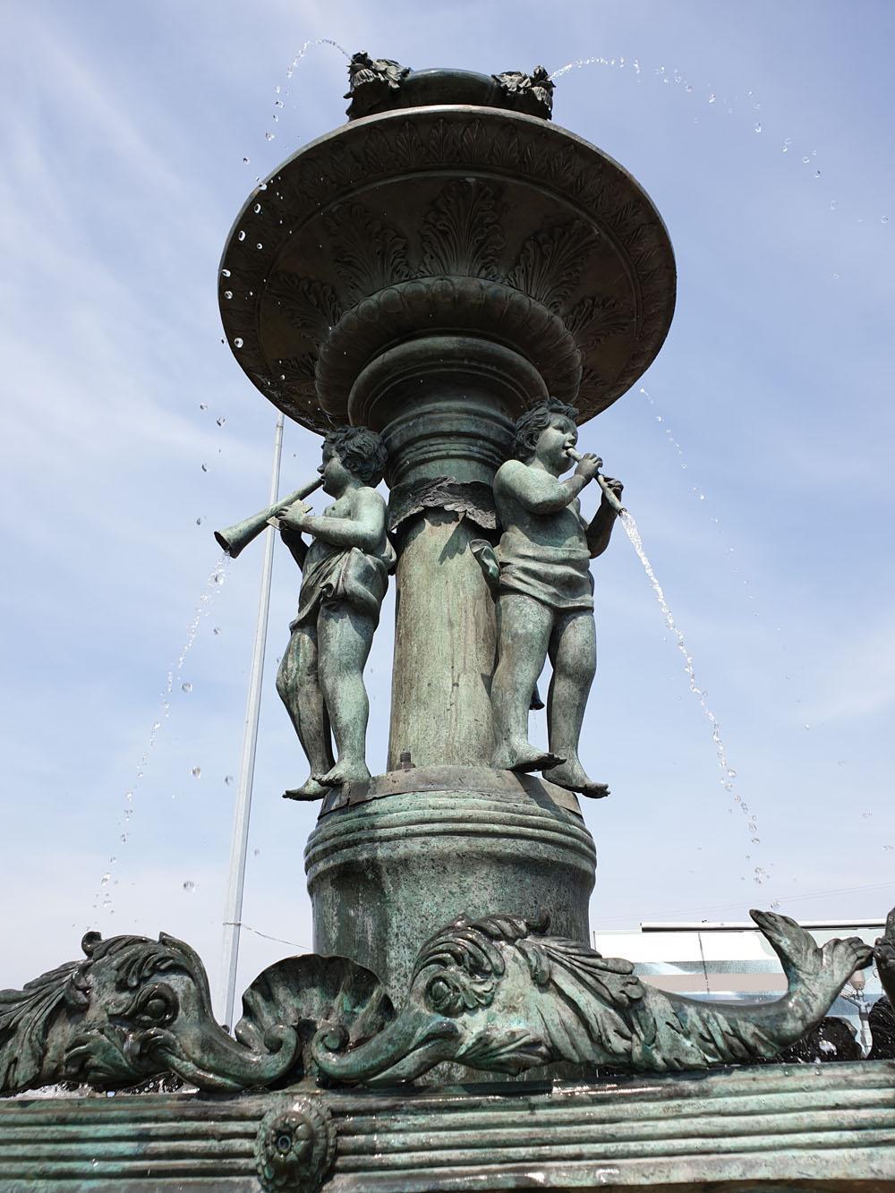 Bronze Freestanding Palace Fountain, 20th Century 4