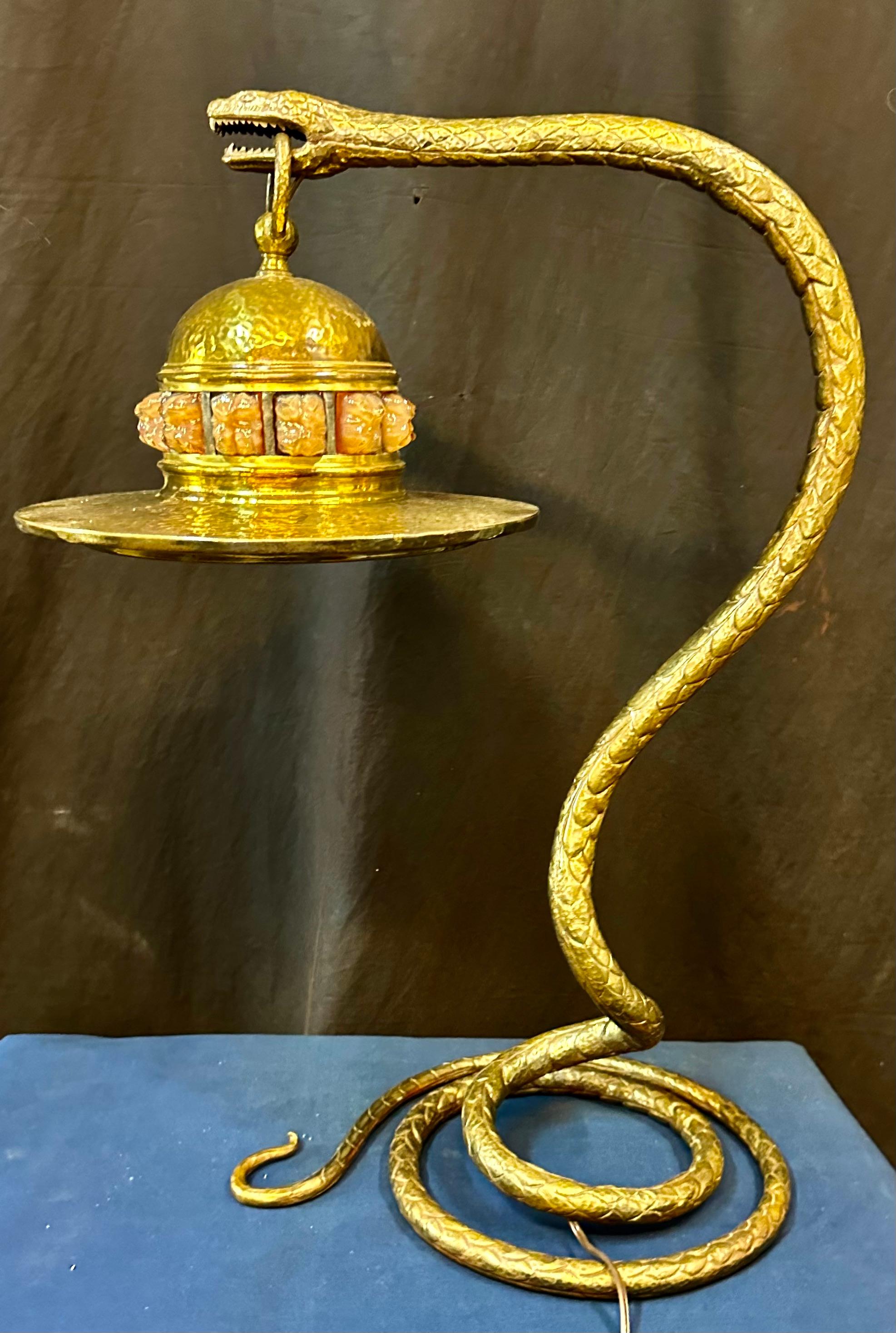 Lampe de table serpent française en bronze Bon état - En vente à Bronx, NY