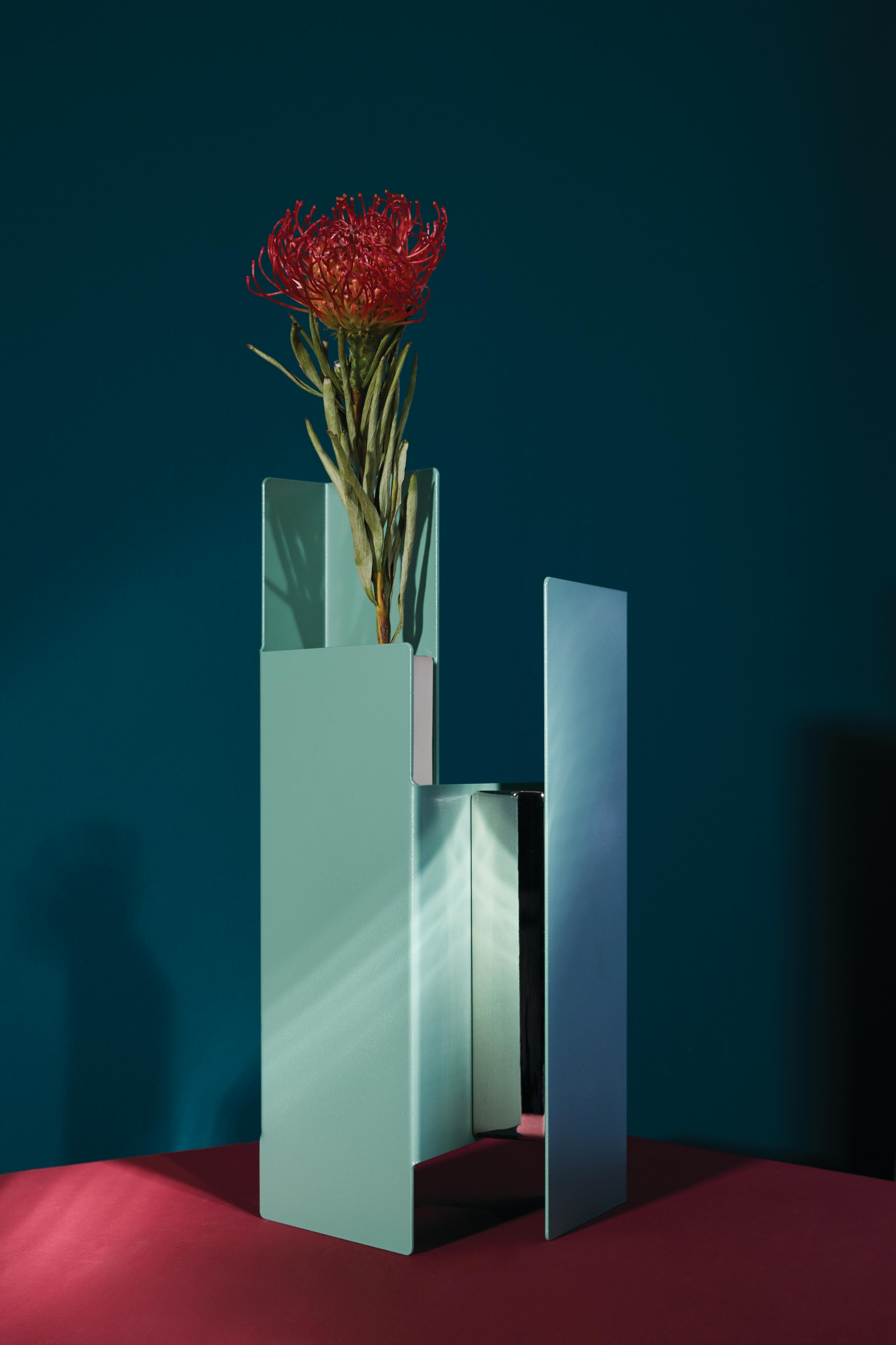italien Vase Fugit en bronze par Mason Editions en vente