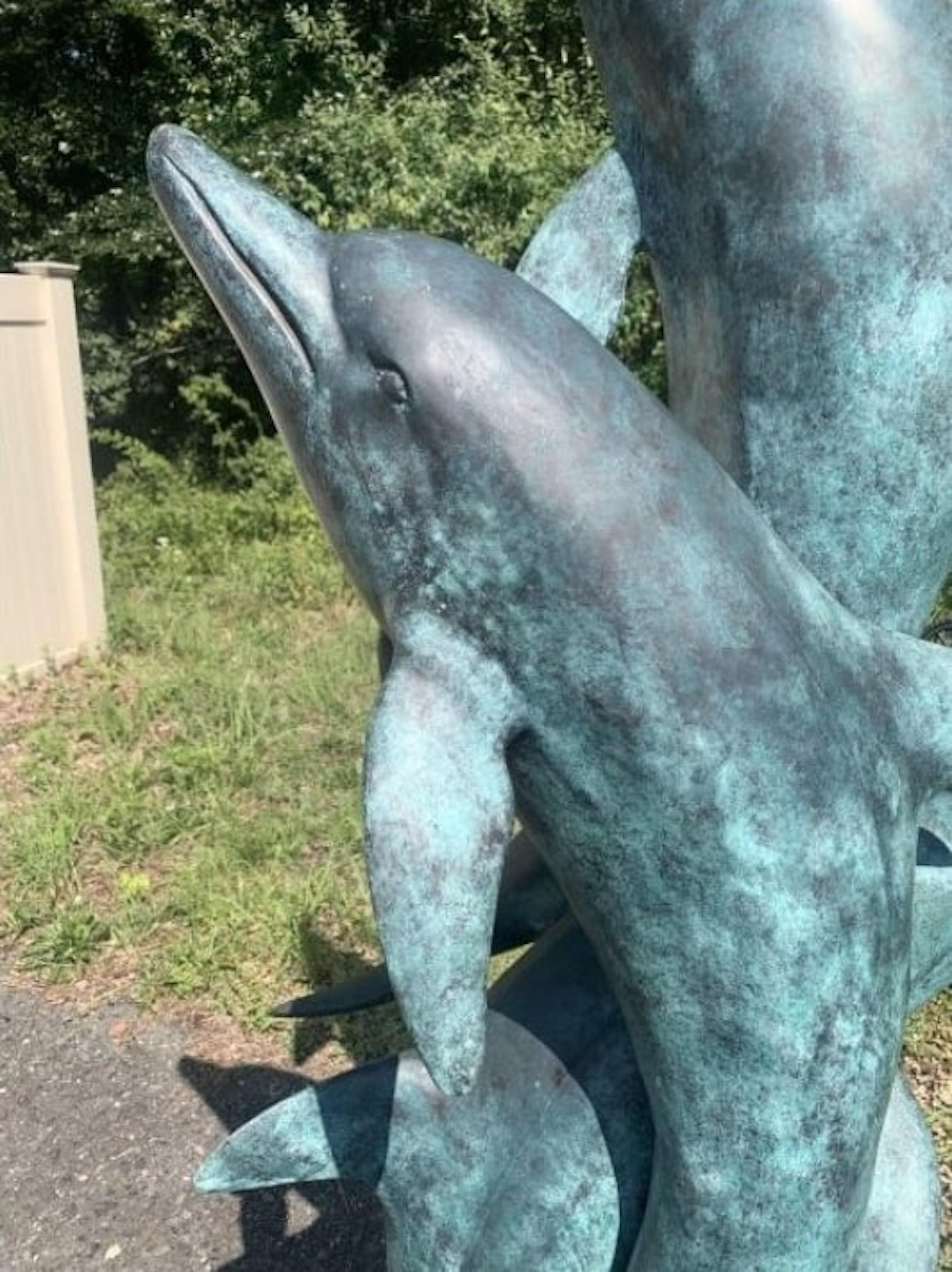 Fontaine de jardin en bronze avec dauphins 1