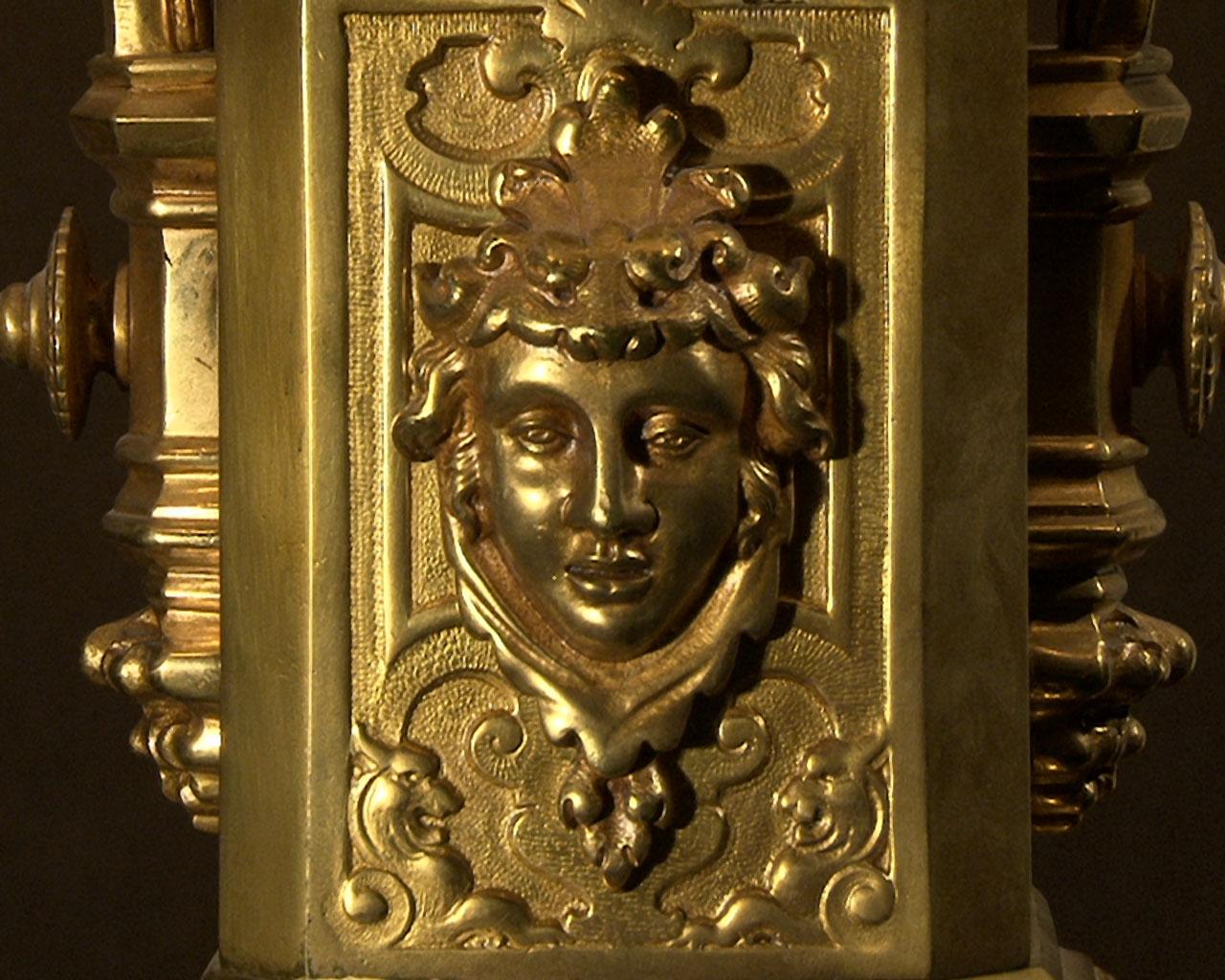 Suspension en bronze doré avec pierres précieuses en verre, période Napoléon III en vente 13