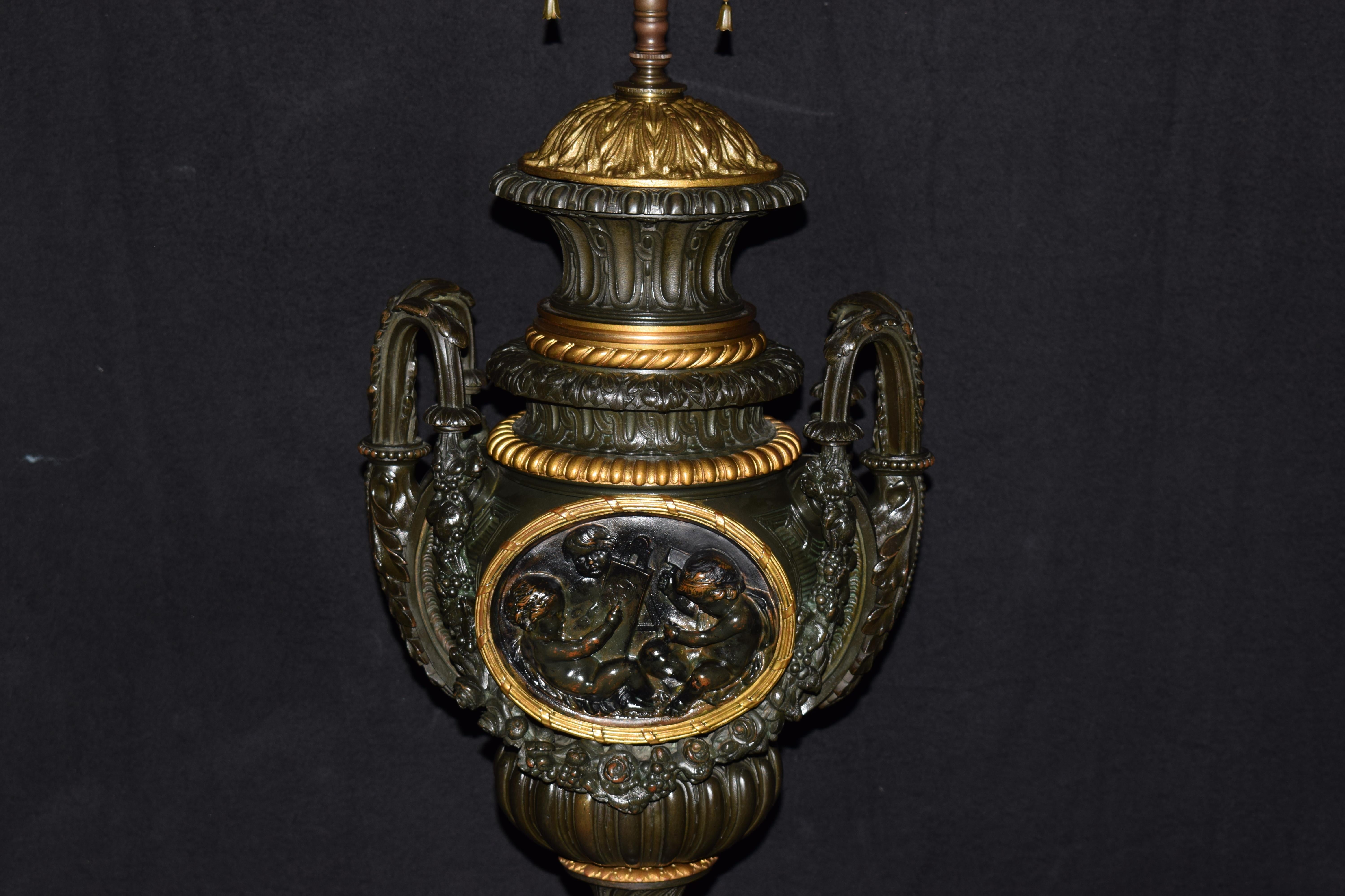 Lampensockel aus Bronze und vergoldeter Bronze (Französisch) im Angebot