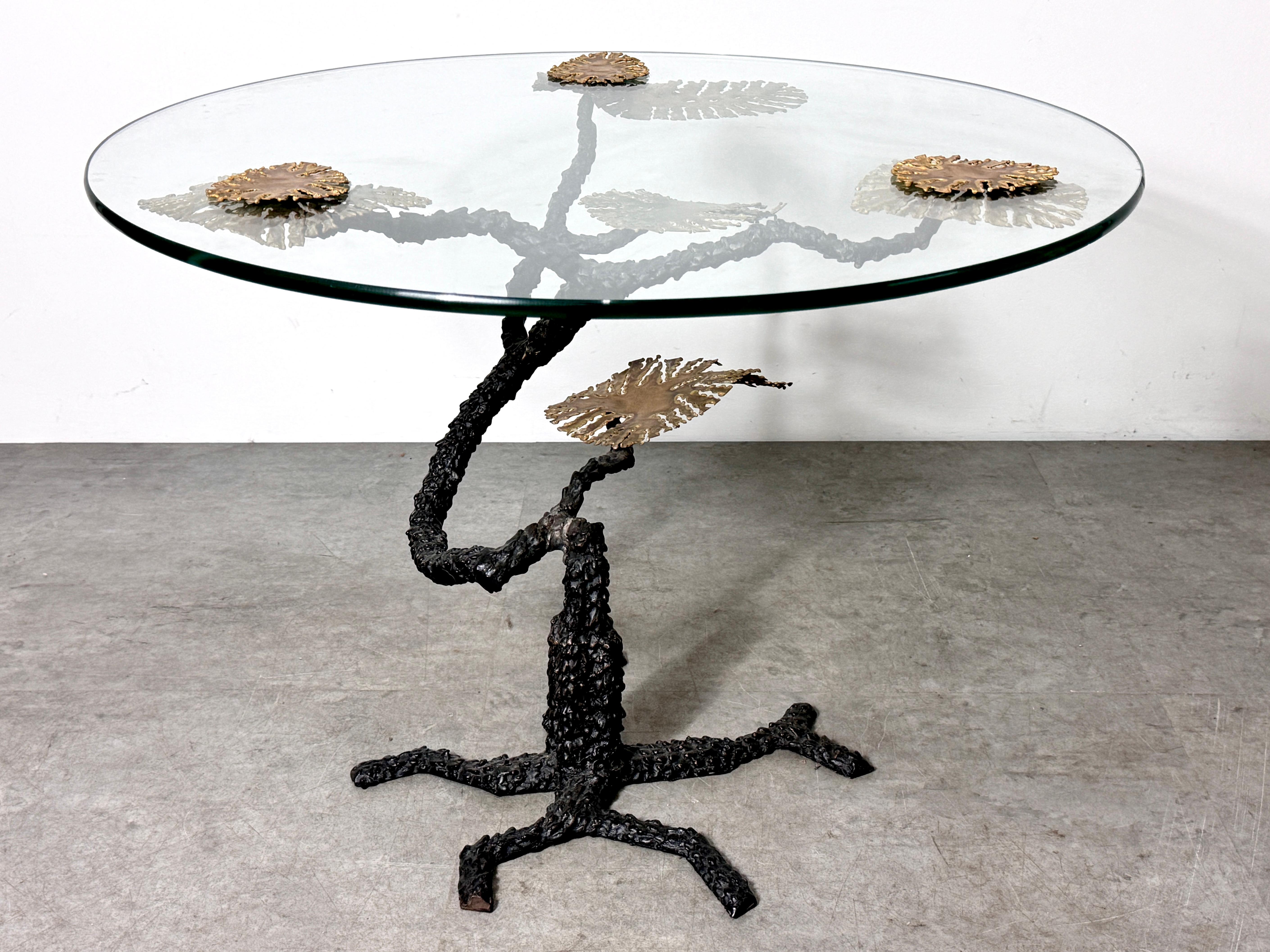 Bronze & Glass Brutalist Bosai Tree Side Table in the Manner of Silas Seandel In Good Condition For Sale In Troy, MI