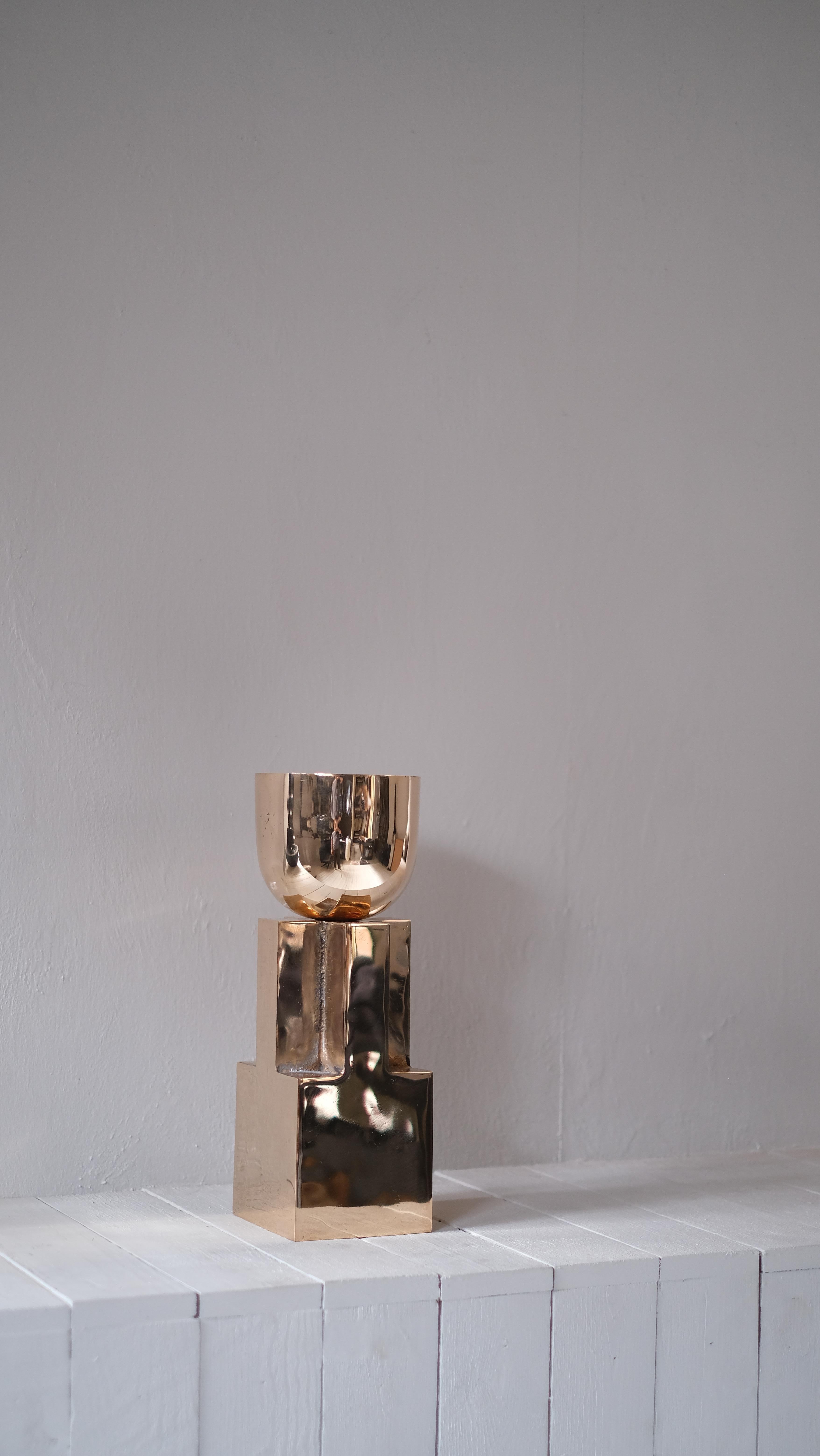 Goblet-Schale aus Bronze, signiert Arno Declercq im Angebot 1