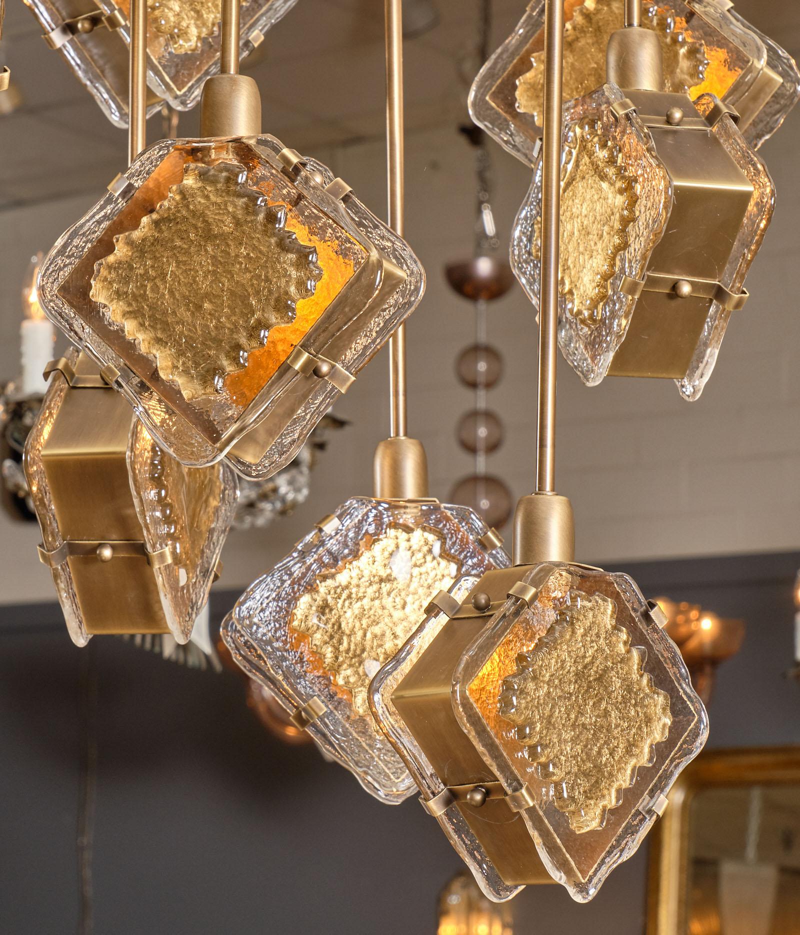 Kronleuchter aus Bronze, Gold und Muranoglas im Zustand „Hervorragend“ im Angebot in Austin, TX