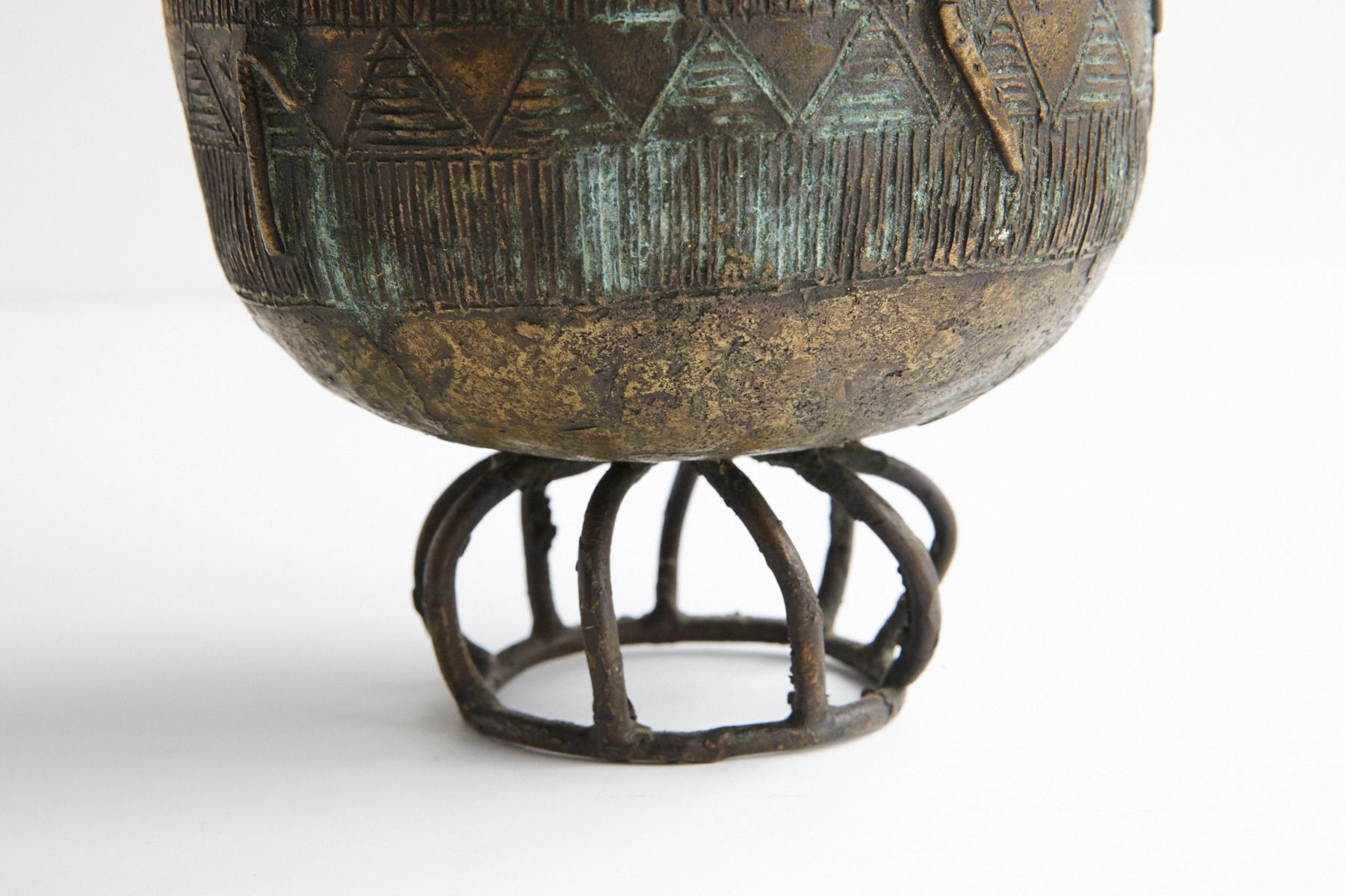Bronze Pot à poussière en bronze - Kuduo, peuple Asante, Ghana, années 1940 en vente